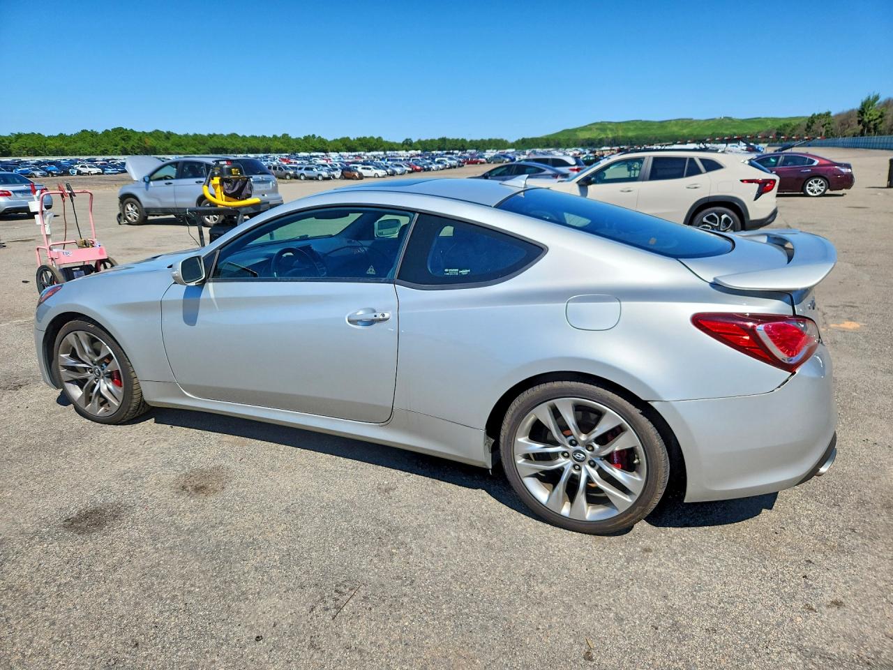 2013 Hyundai Genesis Coupe 3.8 Track Silver vin: KMHHU6KJ0DU110752