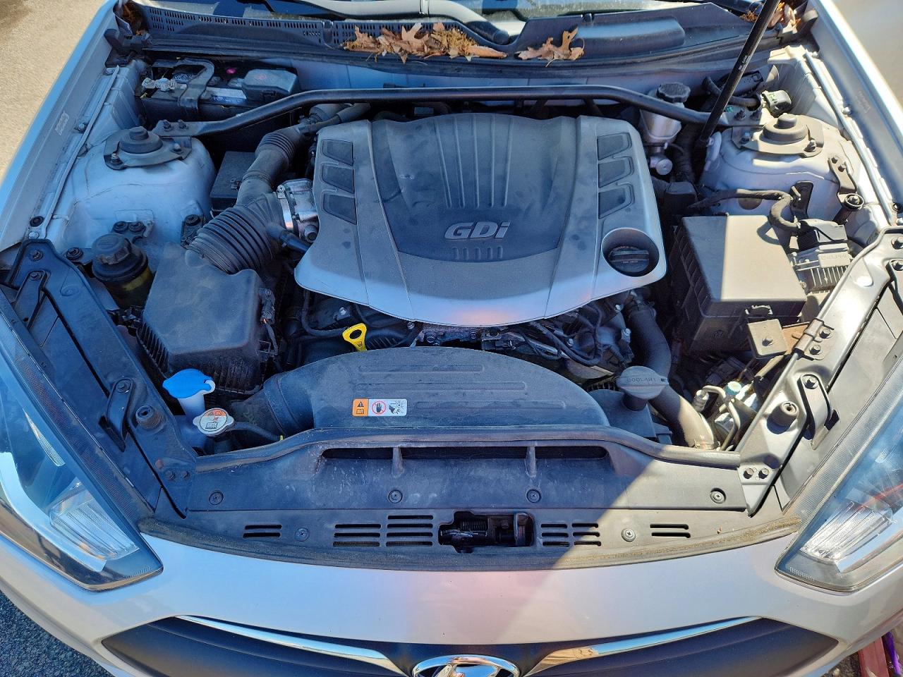 2013 Hyundai Genesis Coupe 3.8 Track Silver vin: KMHHU6KJ0DU110752