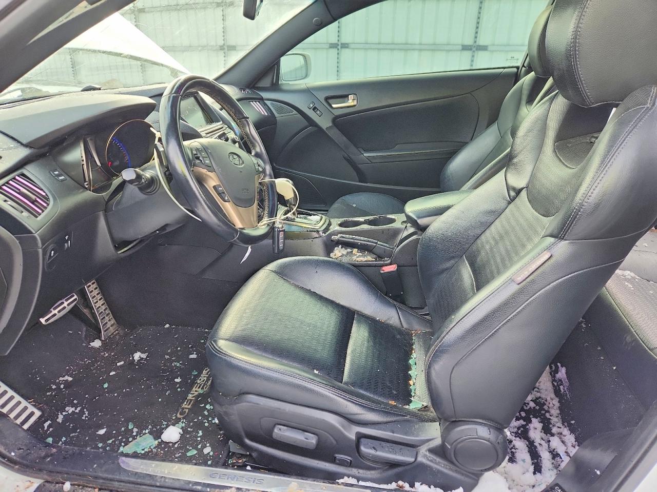 2013 Hyundai Genesis Coupe 3.8l Белый vin: KMHHU6KJ1DU094111