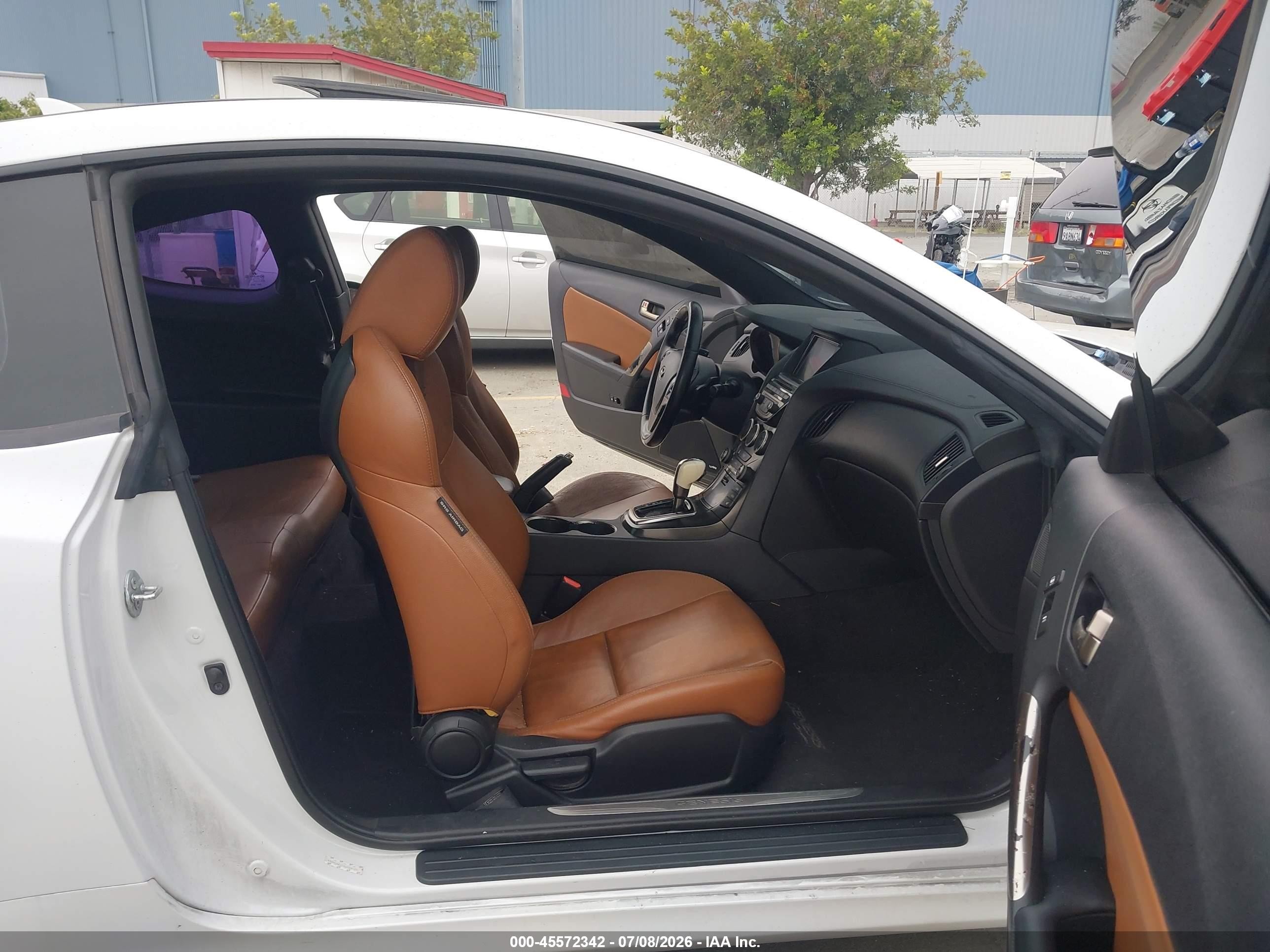 2013 Hyundai Genesis 3.8 Grand Touring White vin: KMHHU6KJ1DU109125