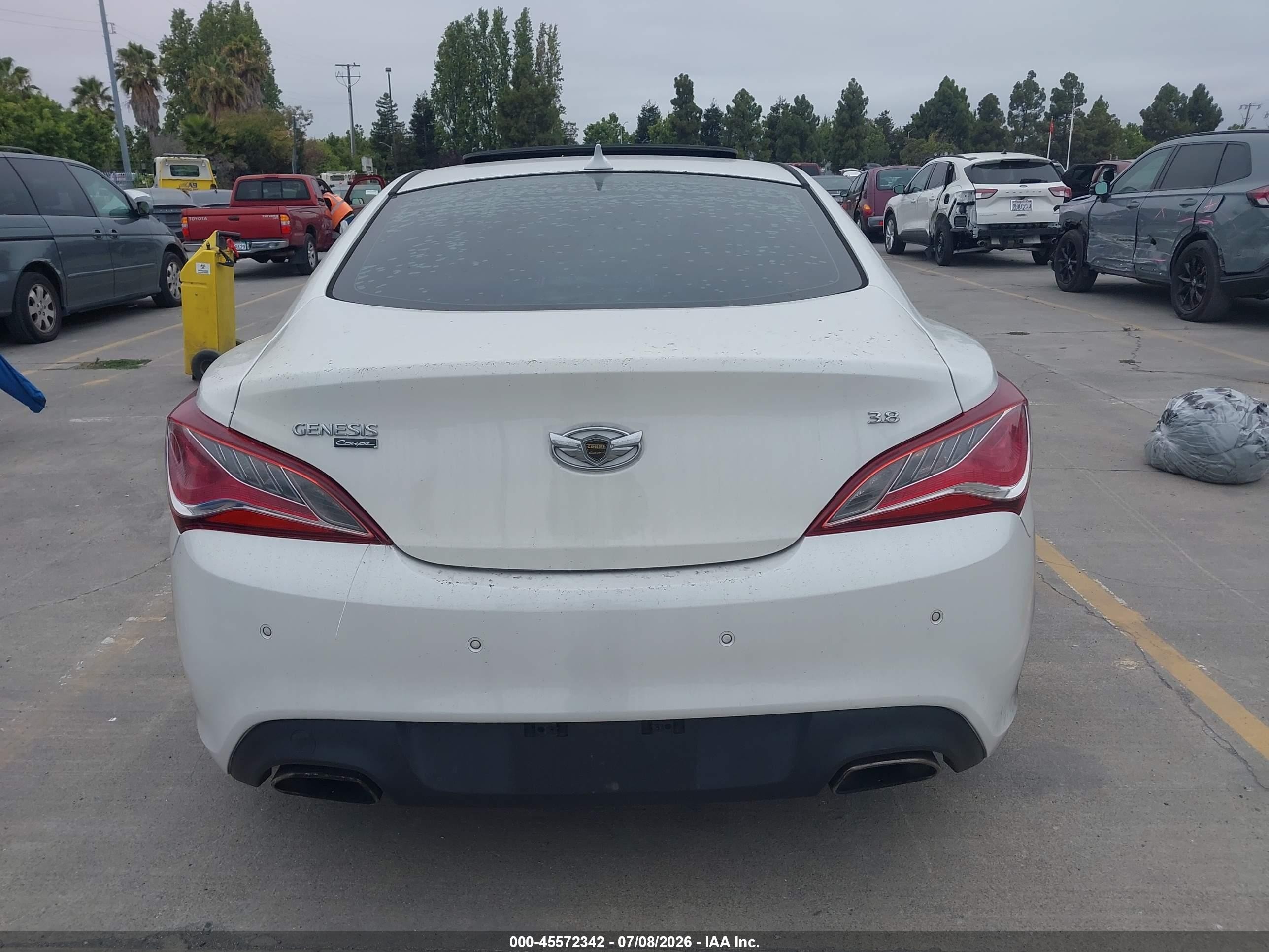 2013 Hyundai Genesis 3.8 Grand Touring White vin: KMHHU6KJ1DU109125