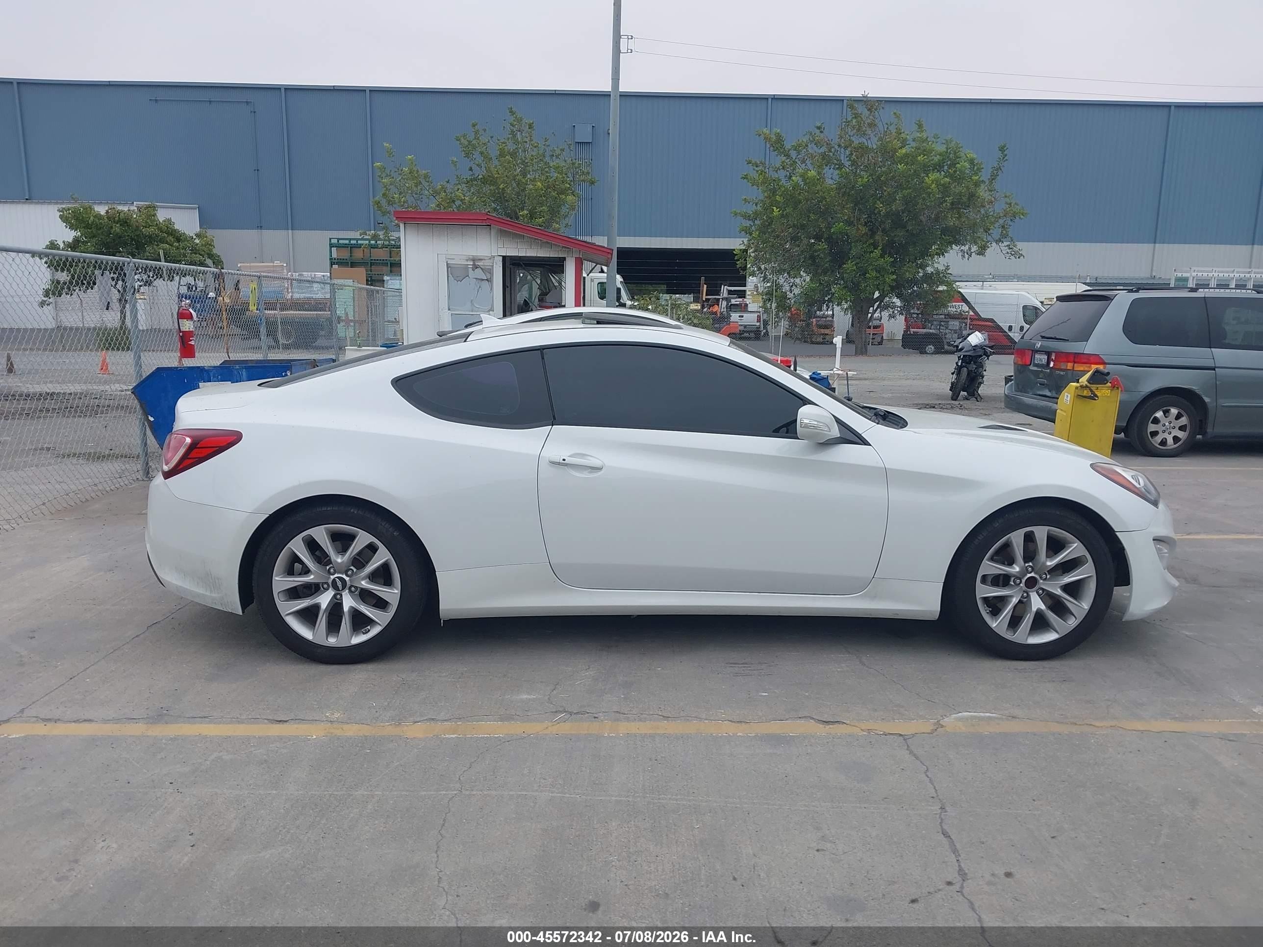 2013 Hyundai Genesis 3.8 Grand Touring White vin: KMHHU6KJ1DU109125