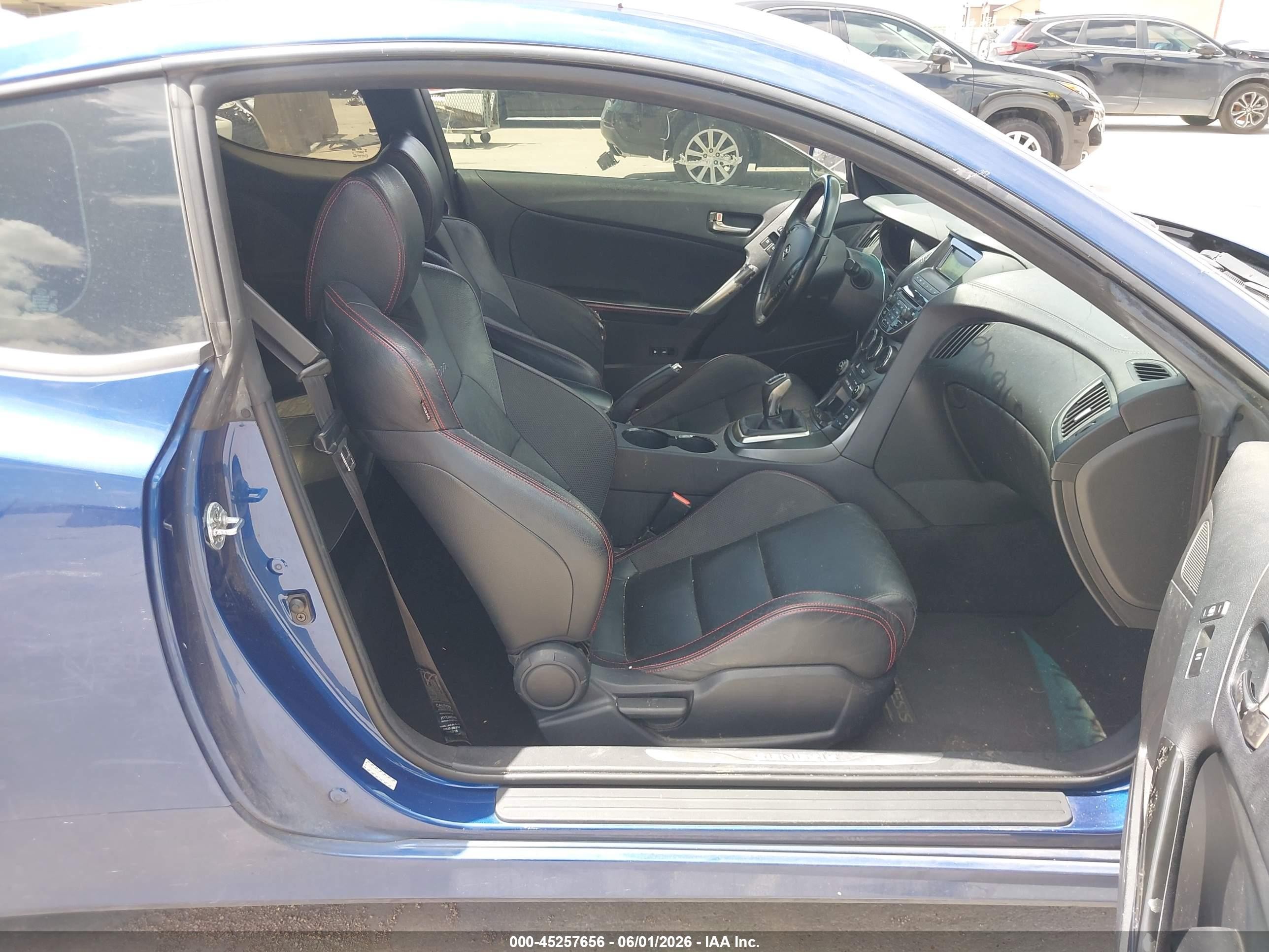 2015 Hyundai Genesis 3.8 R-spec Blue vin: KMHHU6KJ1FU127675