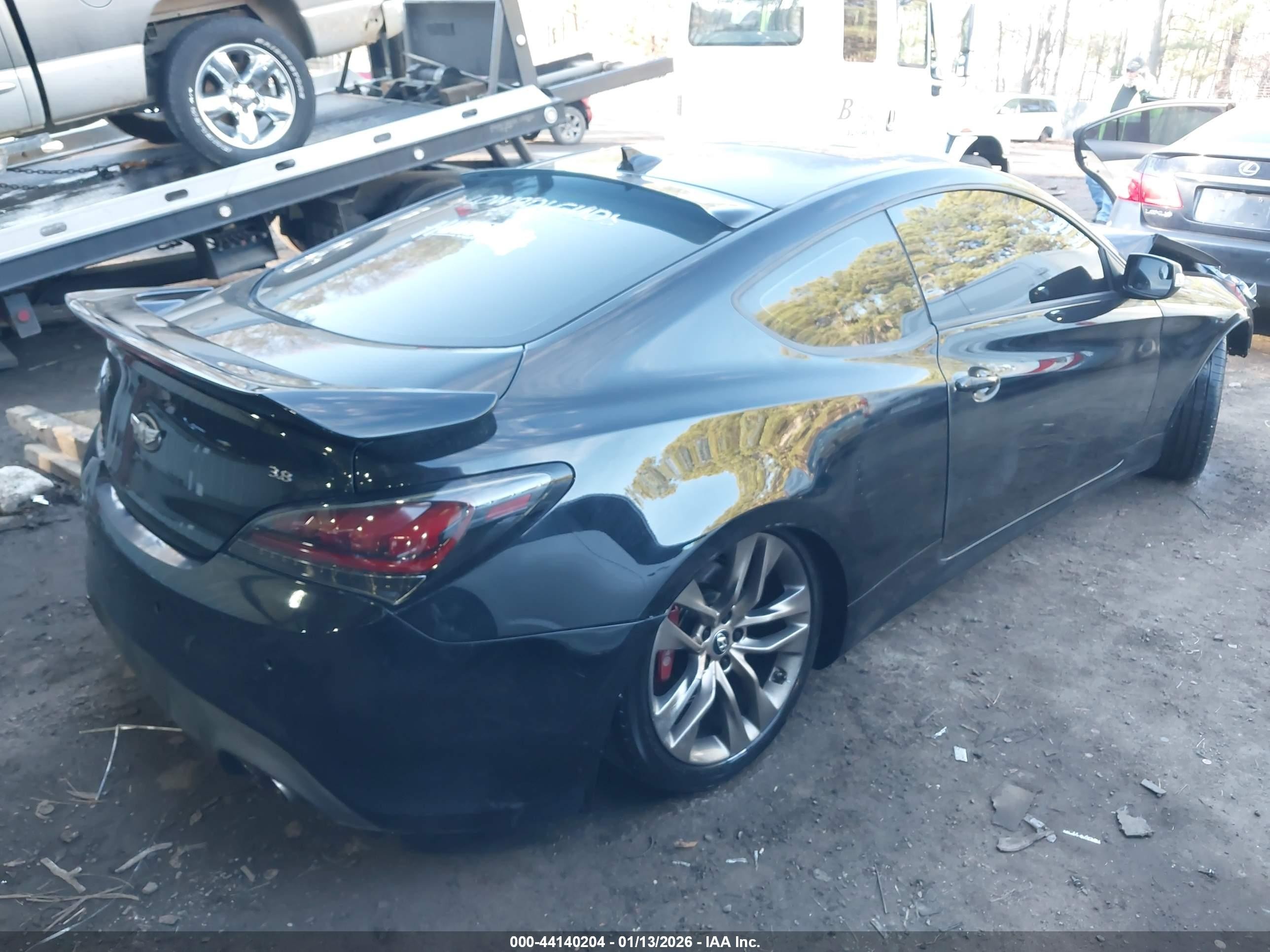 2015 Hyundai Genesis 3.8 Ultimate Black vin: KMHHU6KJ1FU128986