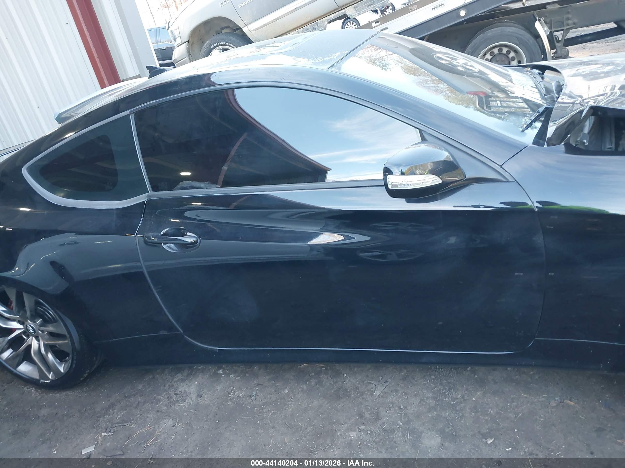 2015 Hyundai Genesis 3.8 Ultimate Black vin: KMHHU6KJ1FU128986