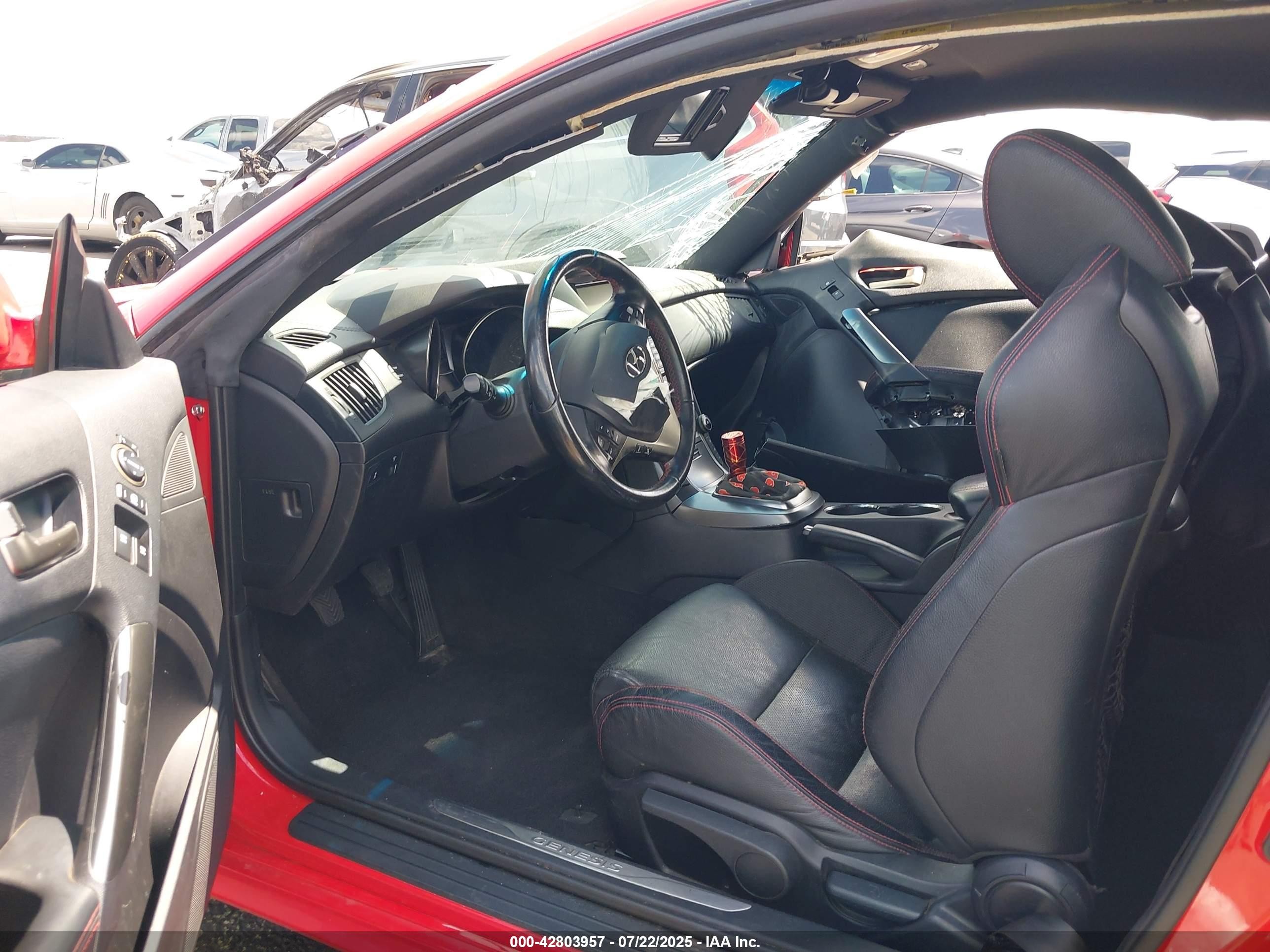 2015 Hyundai Genesis 3.8 R-spec Красный vin: KMHHU6KJ1FU130382