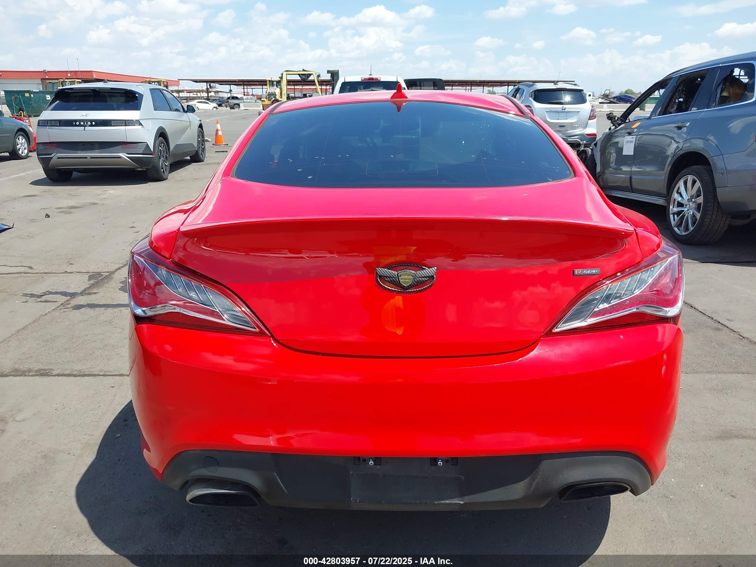 2015 Hyundai Genesis 3.8 R-spec Красный vin: KMHHU6KJ1FU130382