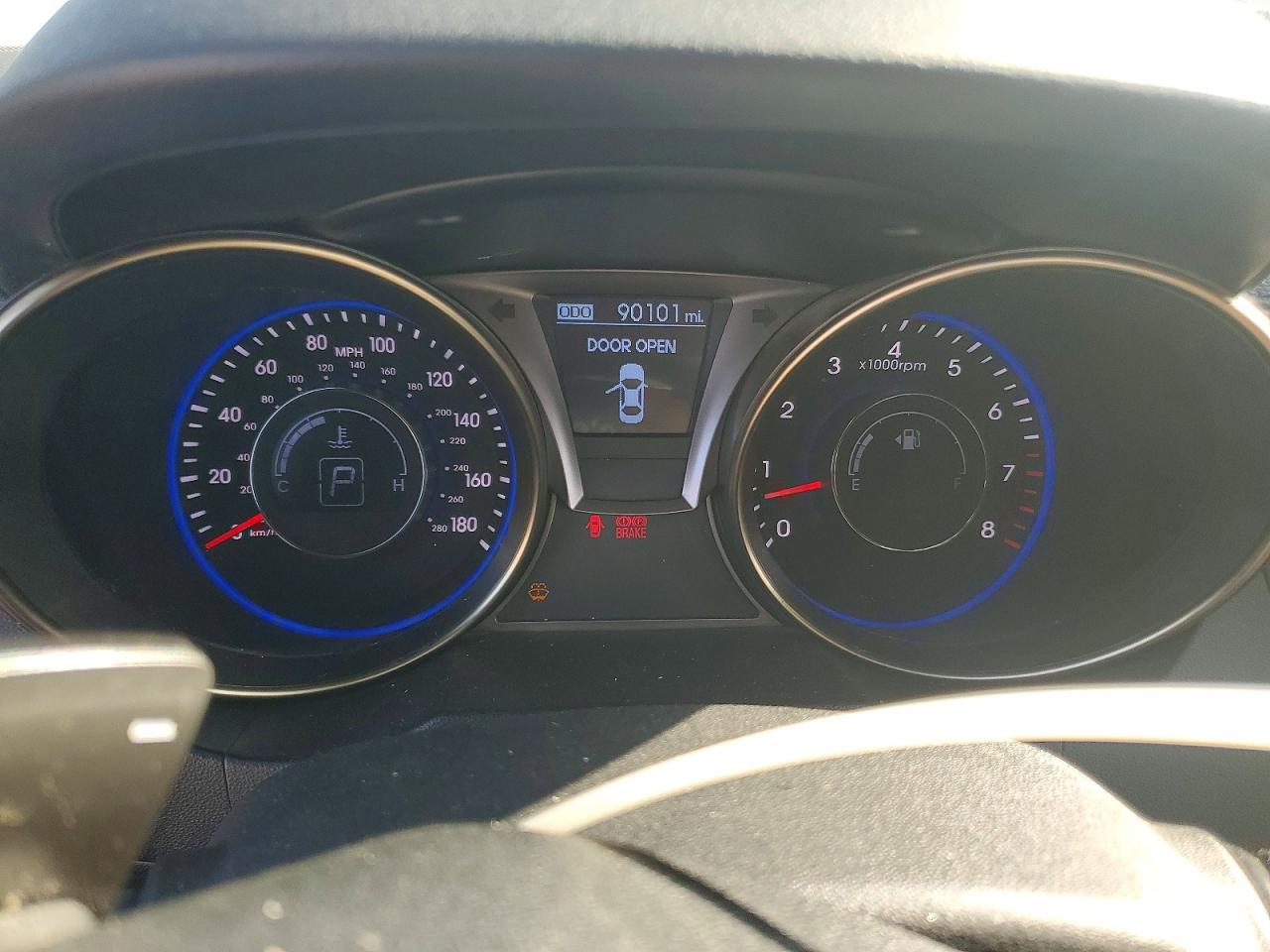 2013 Hyundai Genesis Coupe 3.8l Silver vin: KMHHU6KJ2DU080461