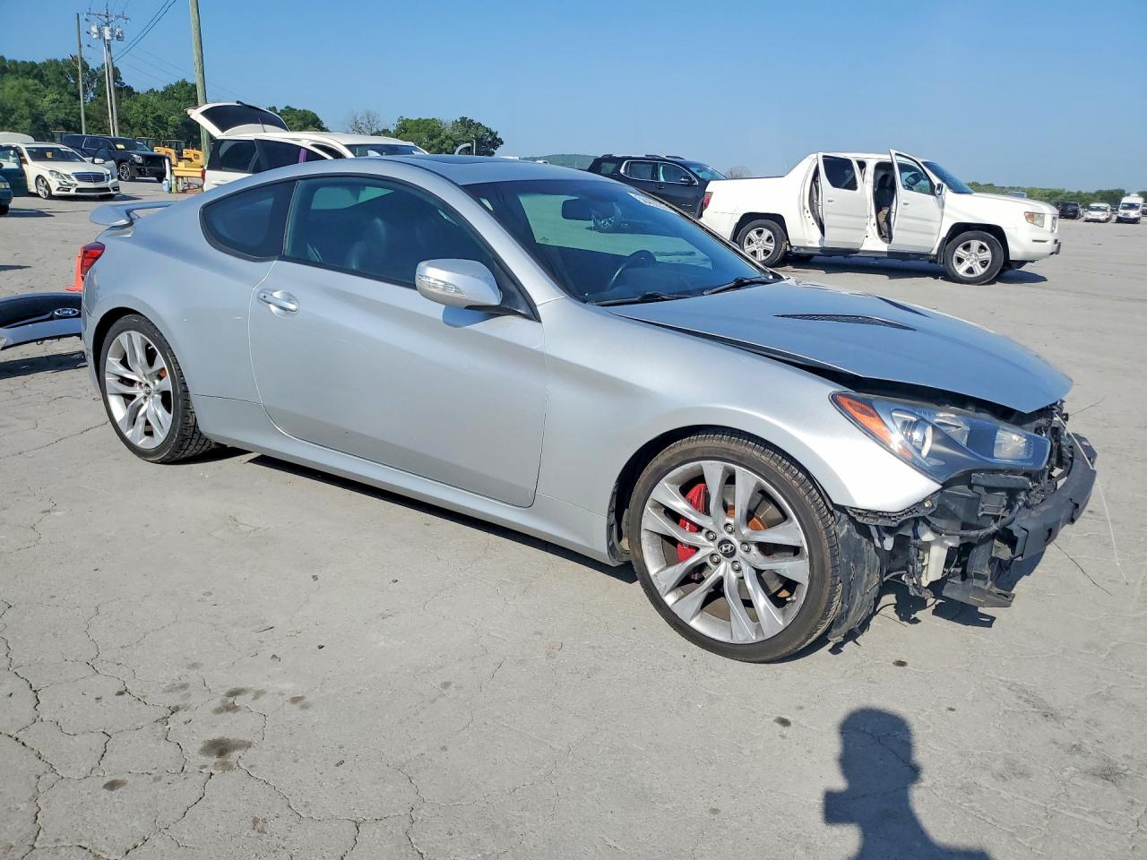 2013 Hyundai Genesis Coupe 3.8l Silver vin: KMHHU6KJ2DU080461