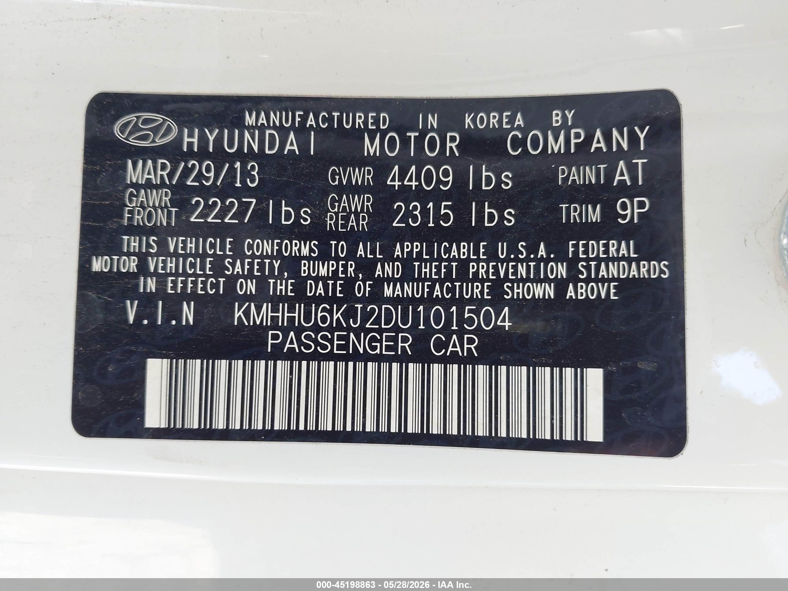 2013 Hyundai Genesis 3.8 Track White vin: KMHHU6KJ2DU101504