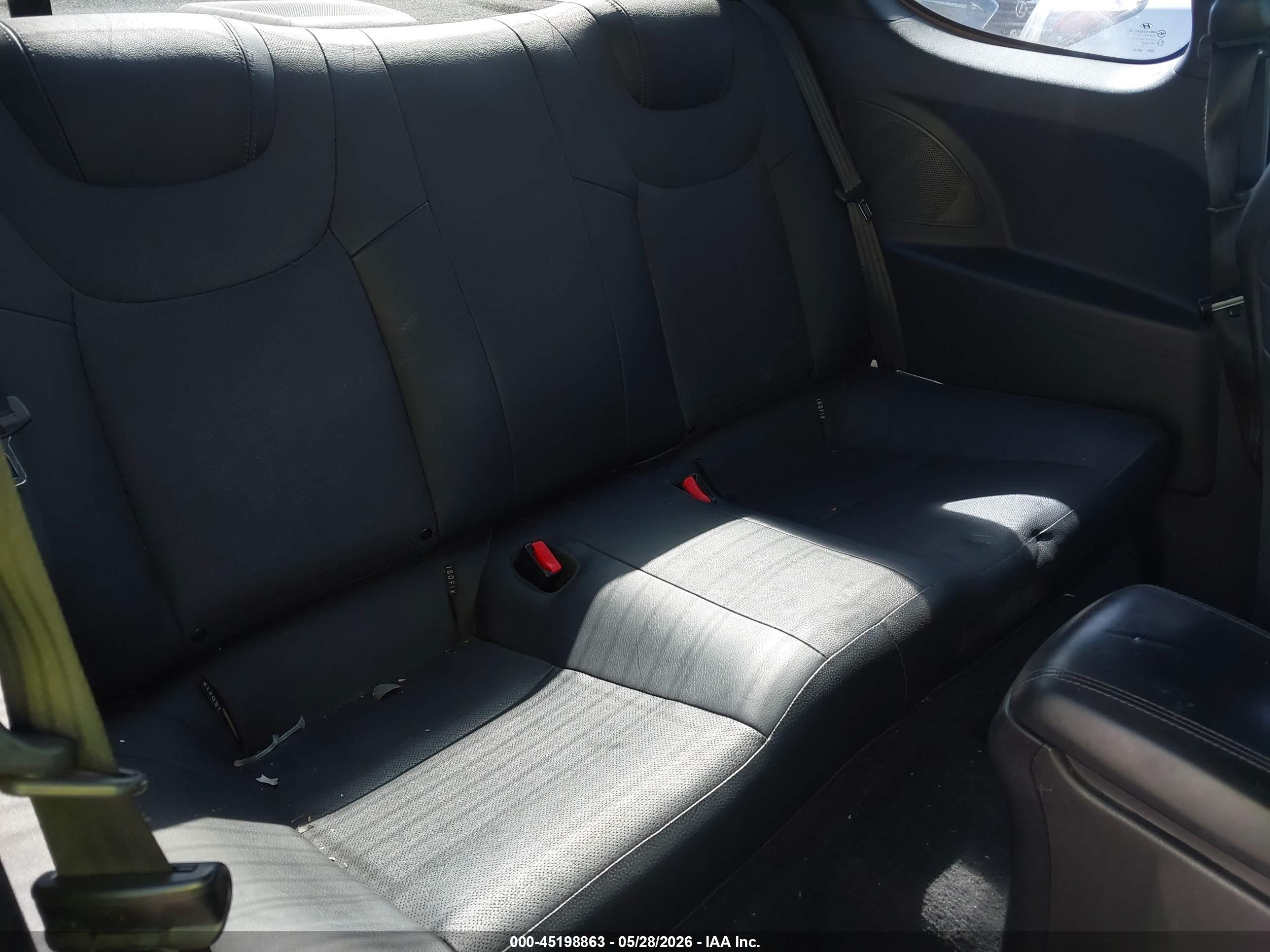 2013 Hyundai Genesis 3.8 Track White vin: KMHHU6KJ2DU101504
