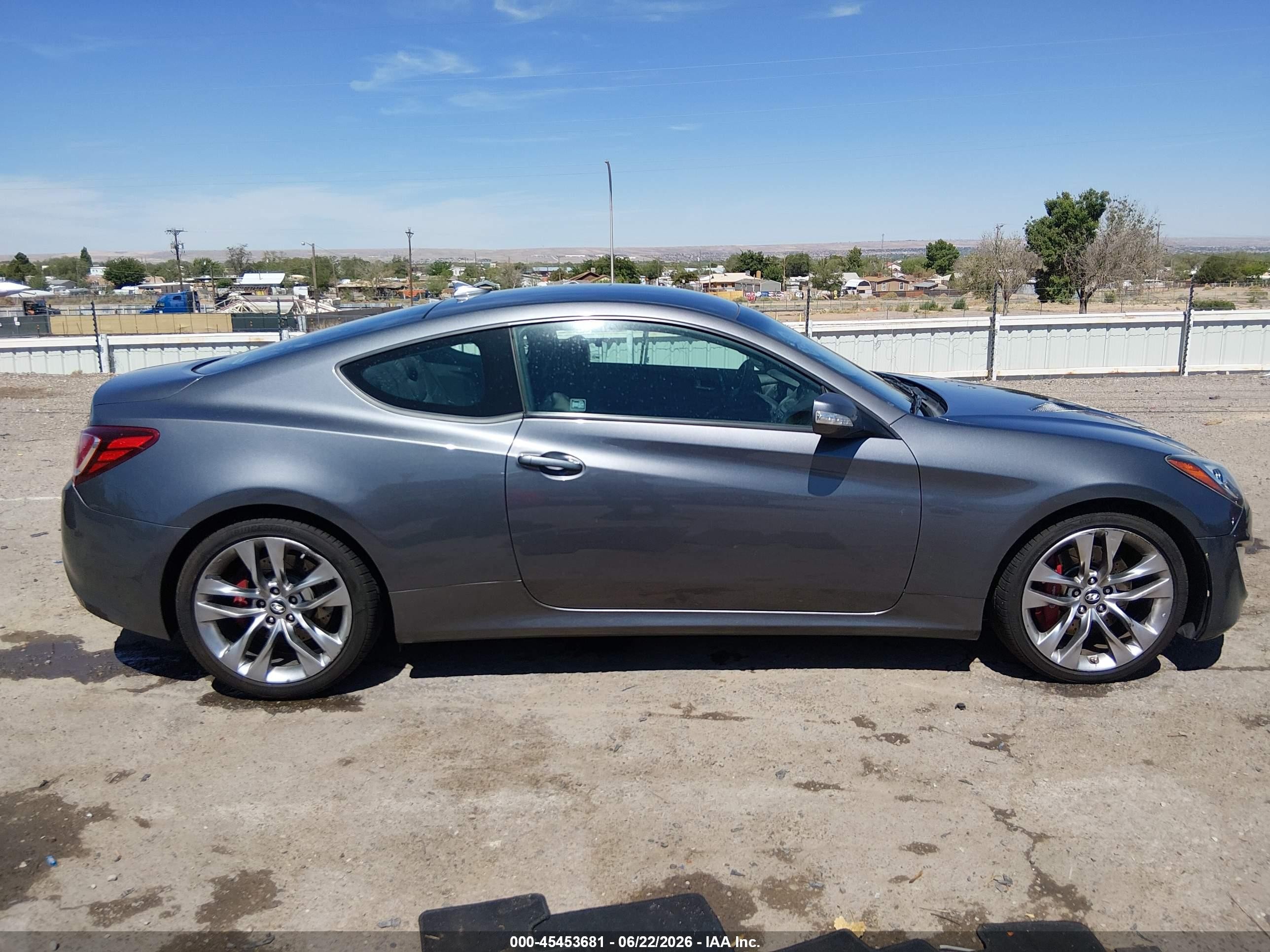 2014 Hyundai Genesis 3.8 R-spec Gray vin: KMHHU6KJ2EU118028