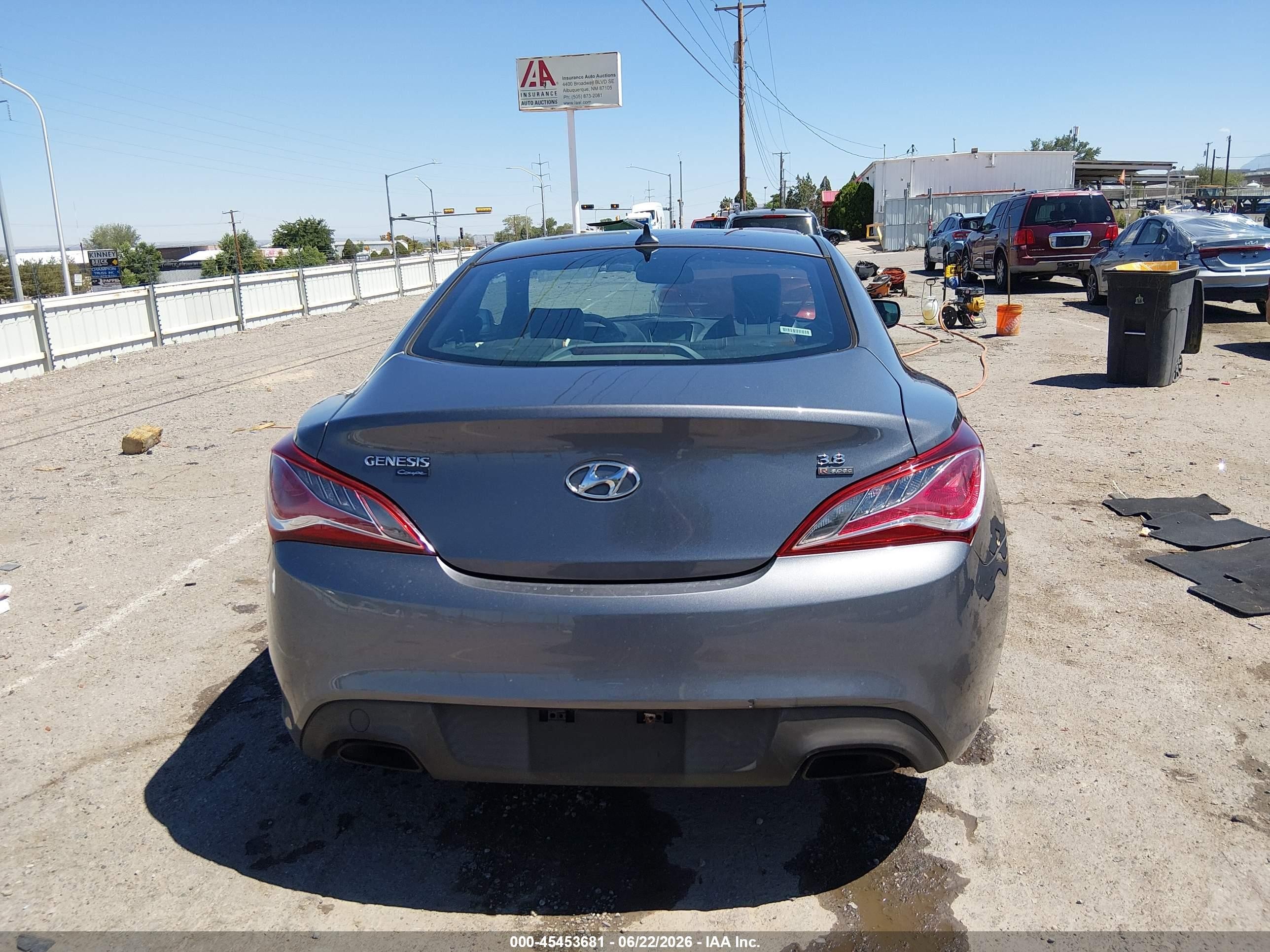 2014 Hyundai Genesis 3.8 R-spec Gray vin: KMHHU6KJ2EU118028