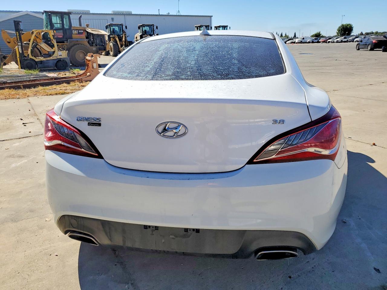 2015 Hyundai Genesis Coupe 3.8 White vin: KMHHU6KJ2FU123098