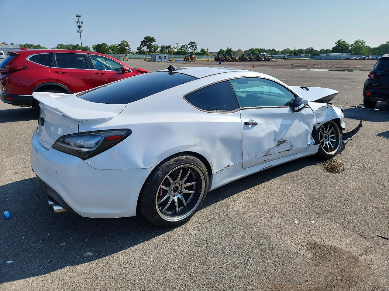 2015 Hyundai Genesis Coupe 3.8 Ultimate White vin: KMHHU6KJ2FU127555