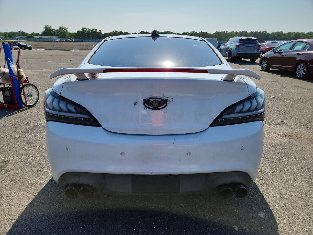2015 Hyundai Genesis Coupe 3.8 Ultimate White vin: KMHHU6KJ2FU127555