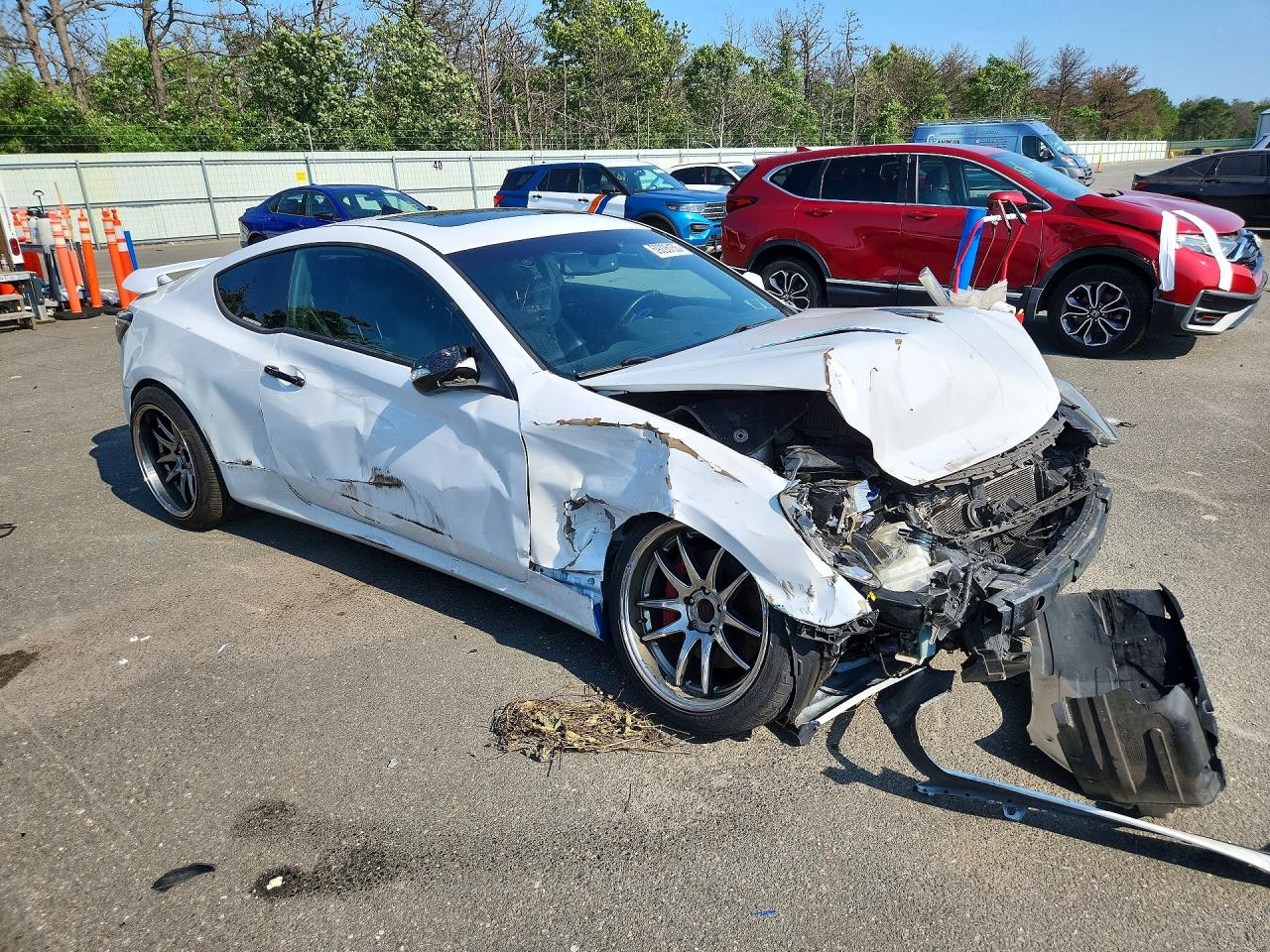 2015 Hyundai Genesis Coupe 3.8 Ultimate White vin: KMHHU6KJ2FU127555