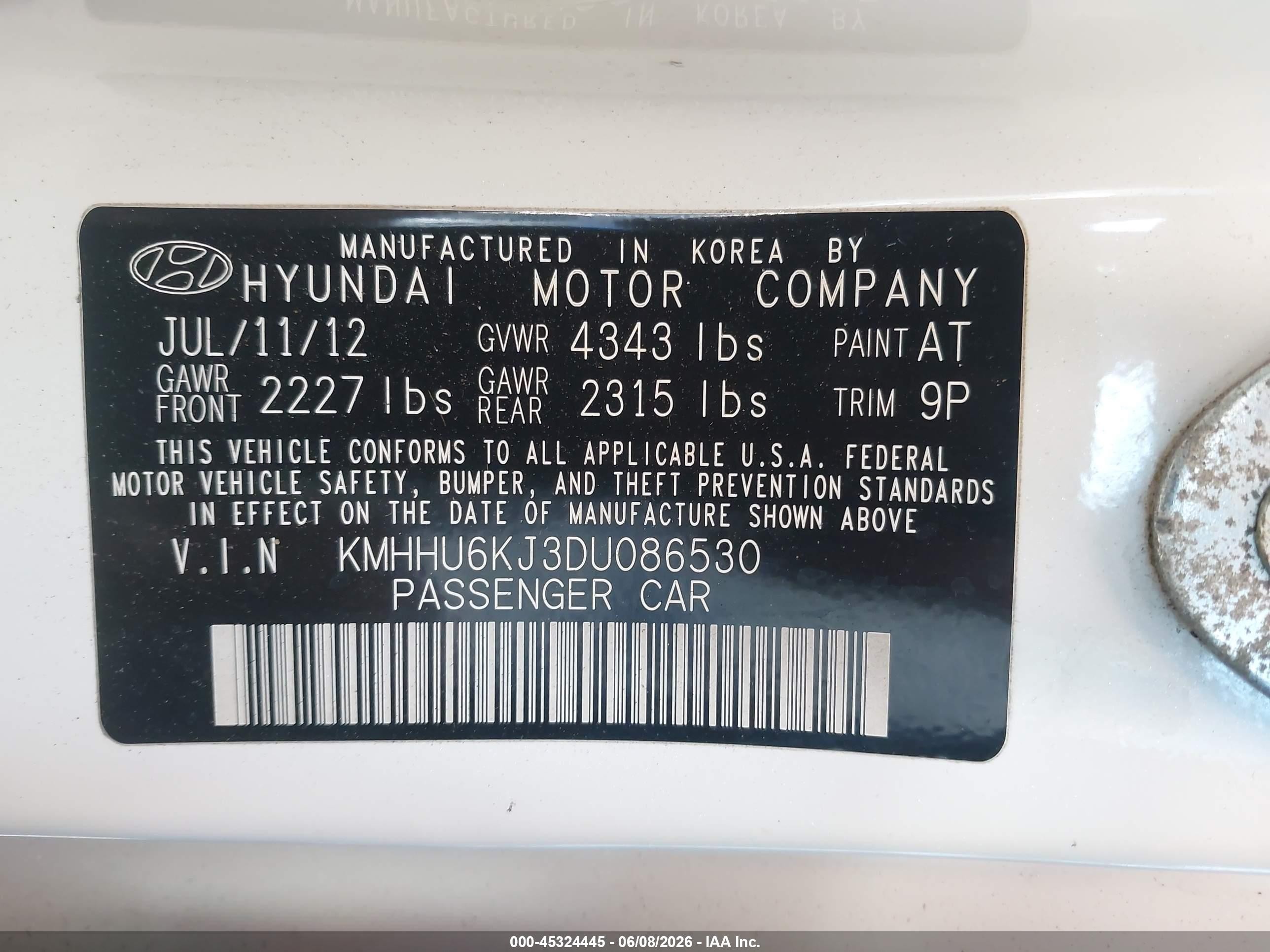 2013 Hyundai Genesis 3.8 Track White vin: KMHHU6KJ3DU086530