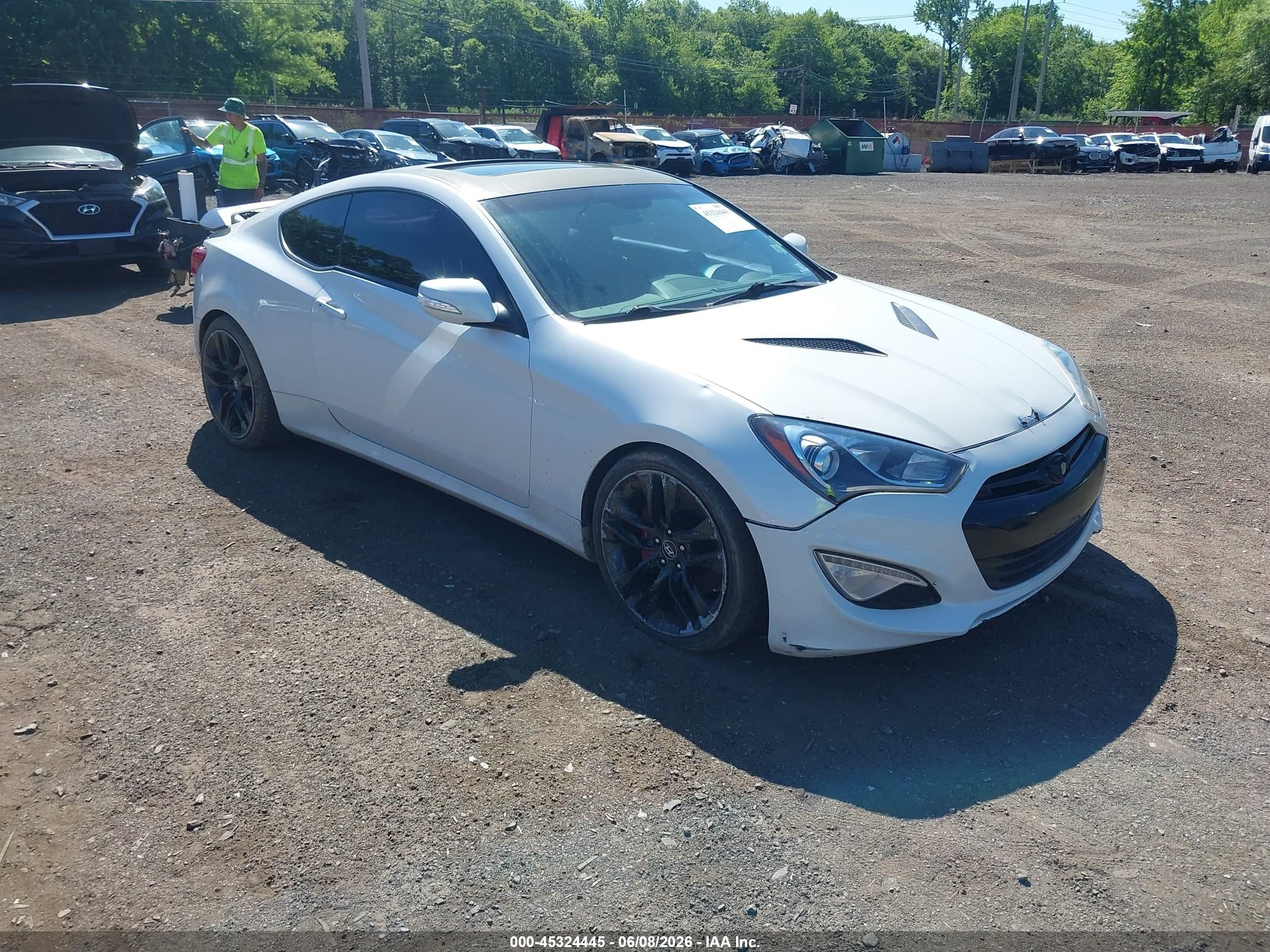 2013 Hyundai Genesis 3.8 Track White vin: KMHHU6KJ3DU086530