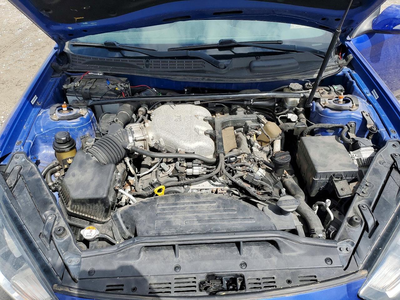 2013 Hyundai Genesis Coupe 3.8l Blue vin: KMHHU6KJ3DU092702
