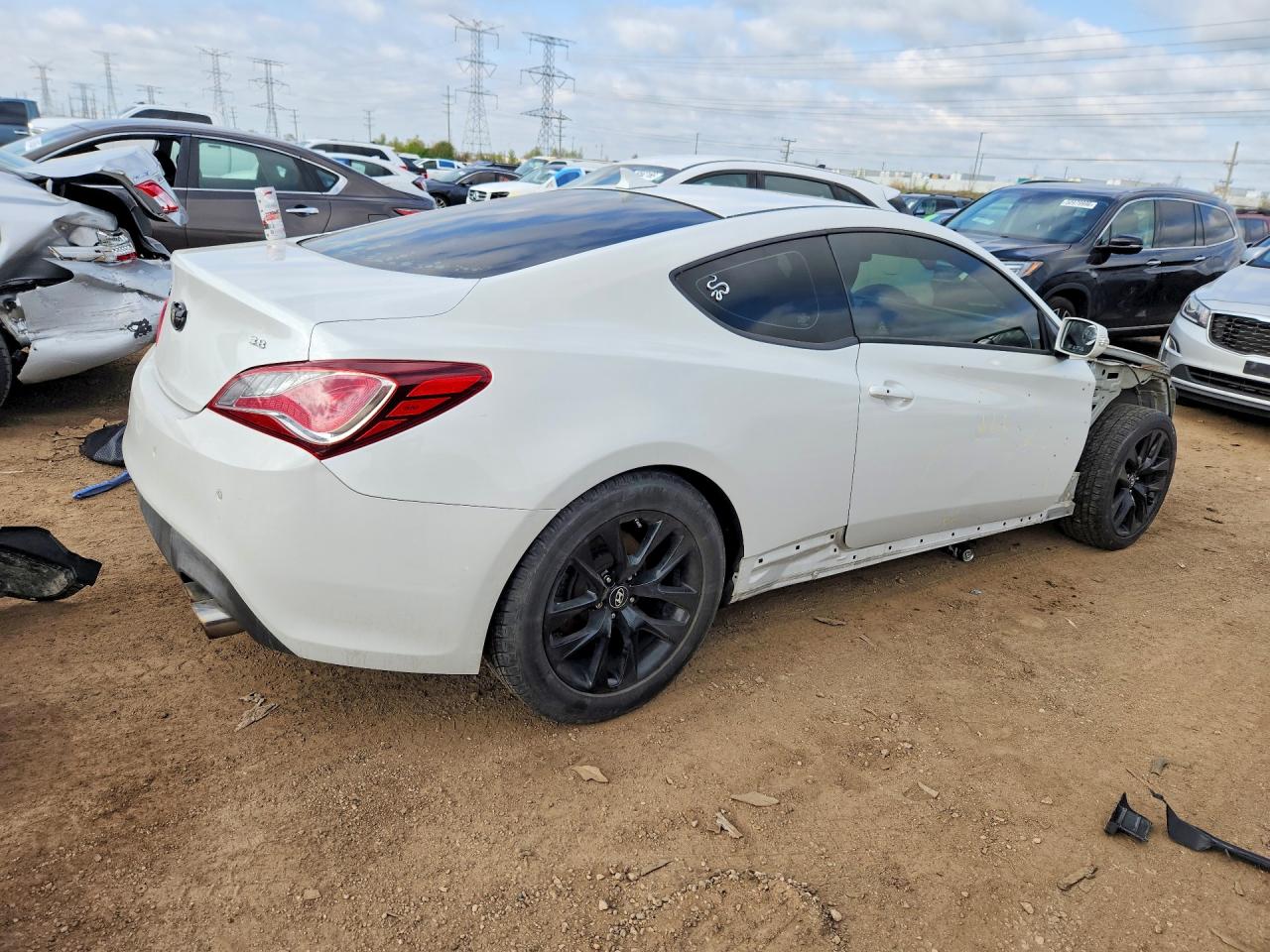 2013 Hyundai Genesis Coupe 3.8 Grand Touring White vin: KMHHU6KJ3DU106663
