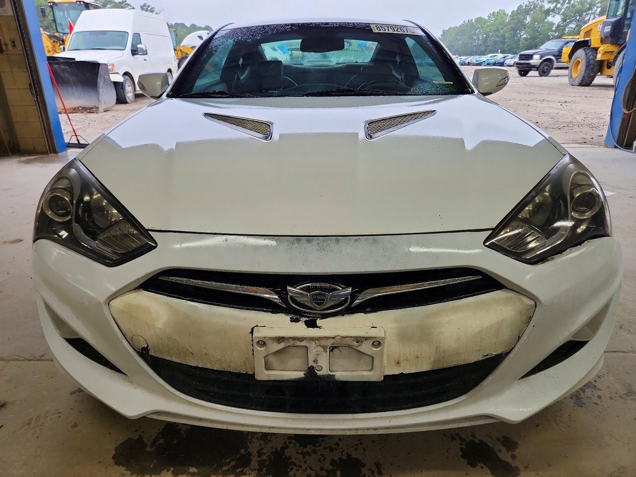 2014 Hyundai Genesis Coupe 3.8l White vin: KMHHU6KJ3EU116837