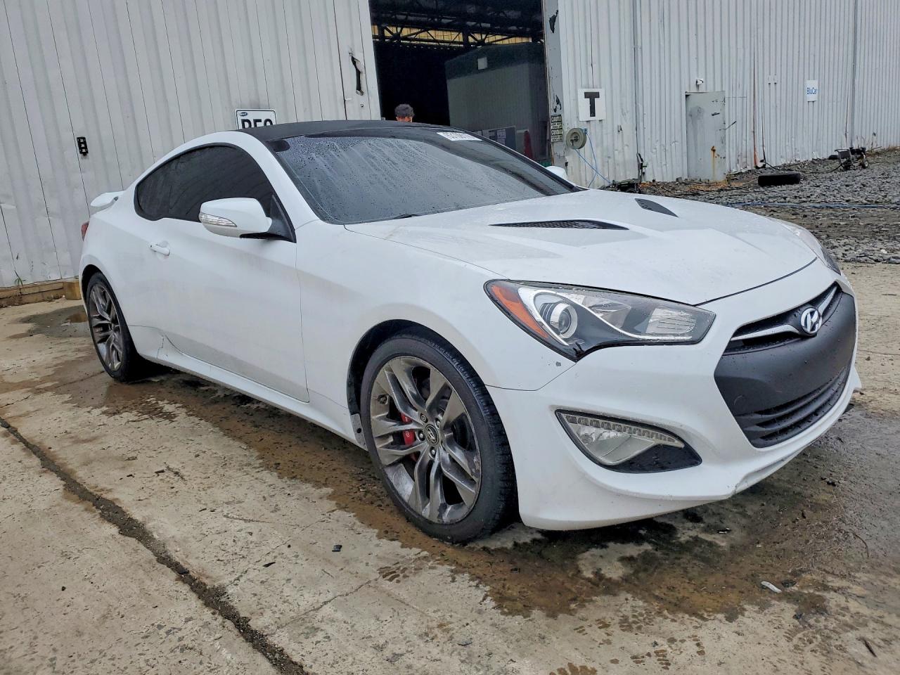 2015 Hyundai Genesis Coupe 3.8 Ultimate White vin: KMHHU6KJ3FU122607