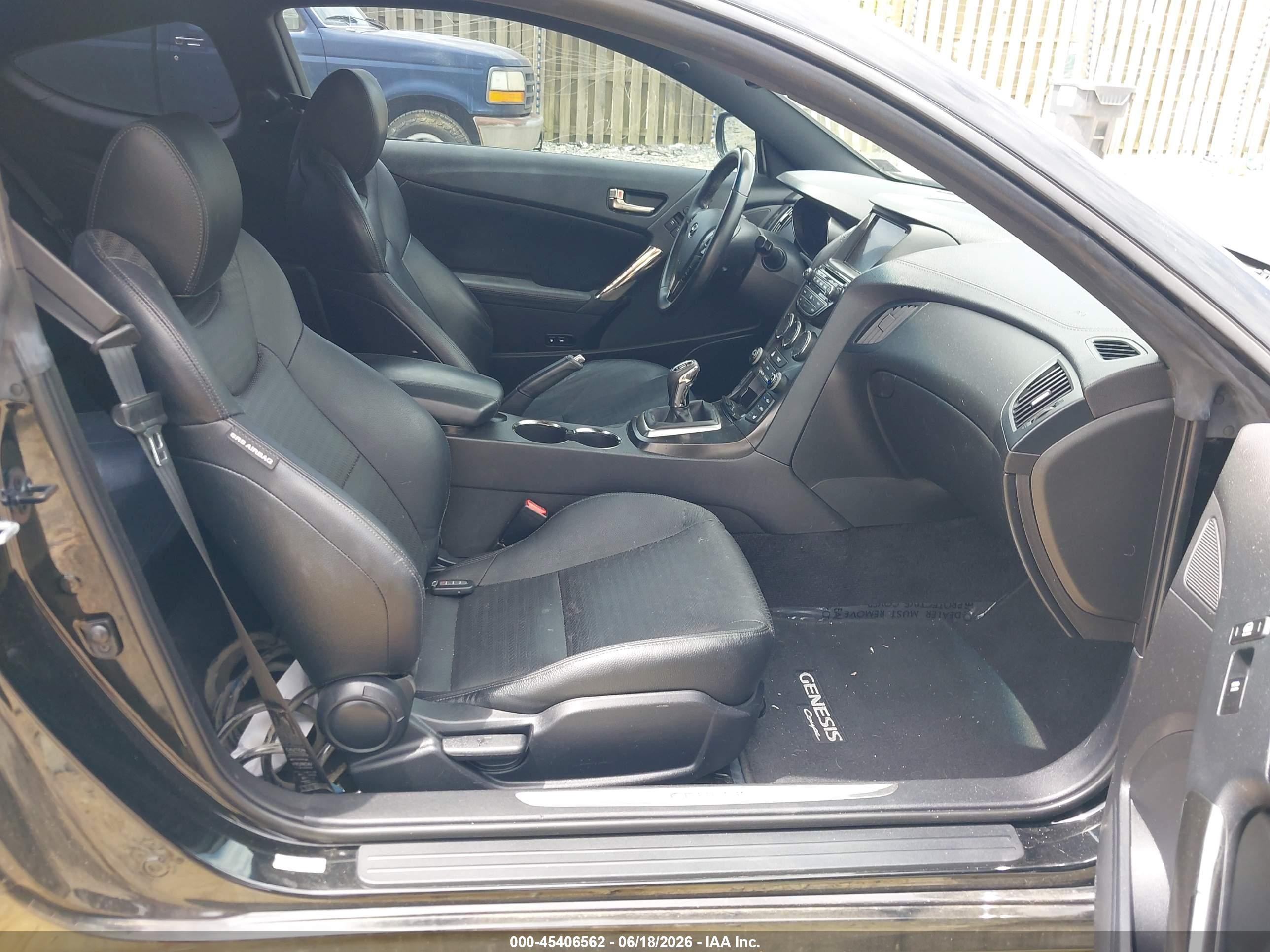 2015 Hyundai Genesis 3.8 Ultimate Black vin: KMHHU6KJ3FU123238