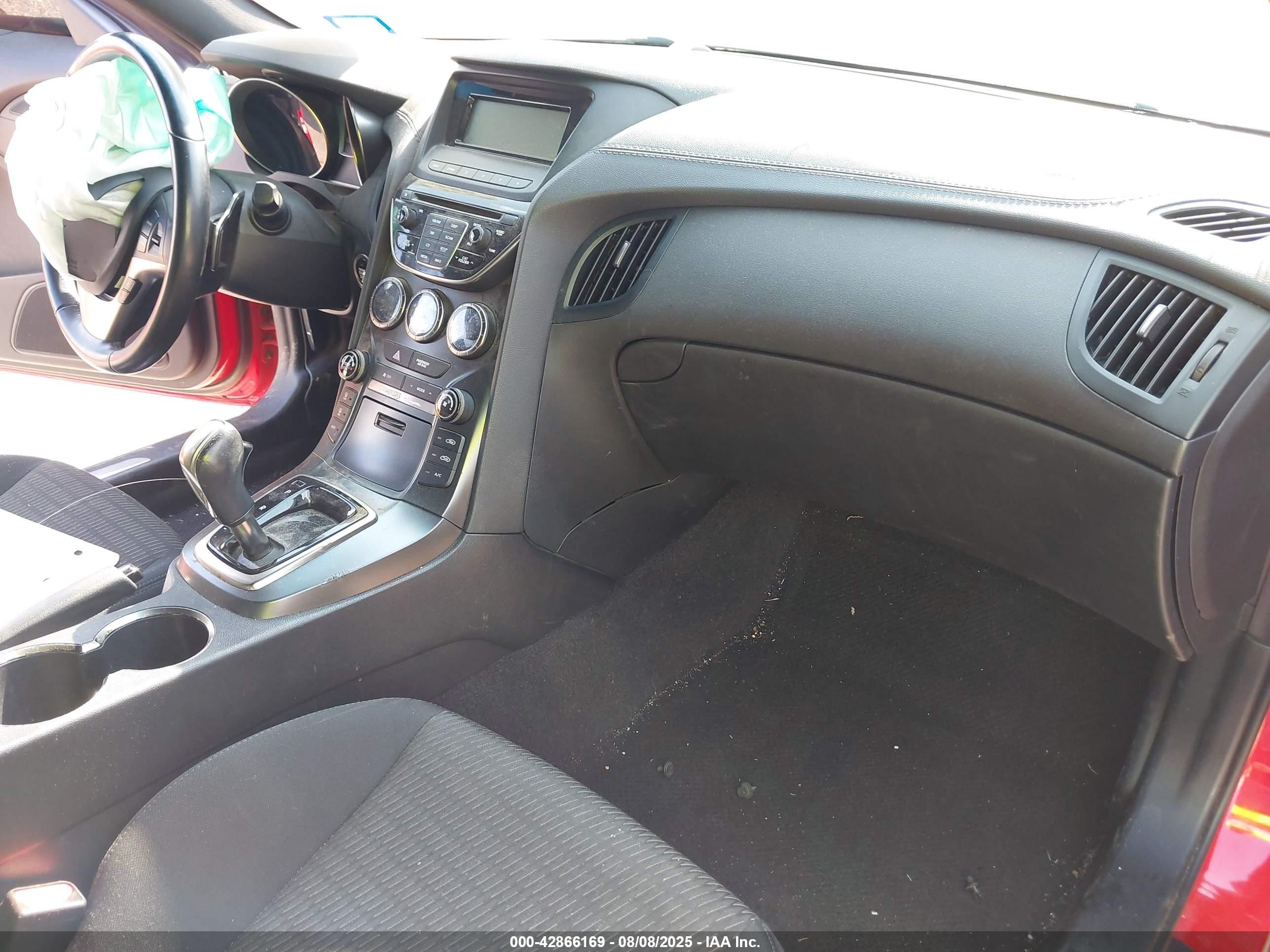 2015 Hyundai Genesis 3.8 Base Red vin: KMHHU6KJ3FU123255