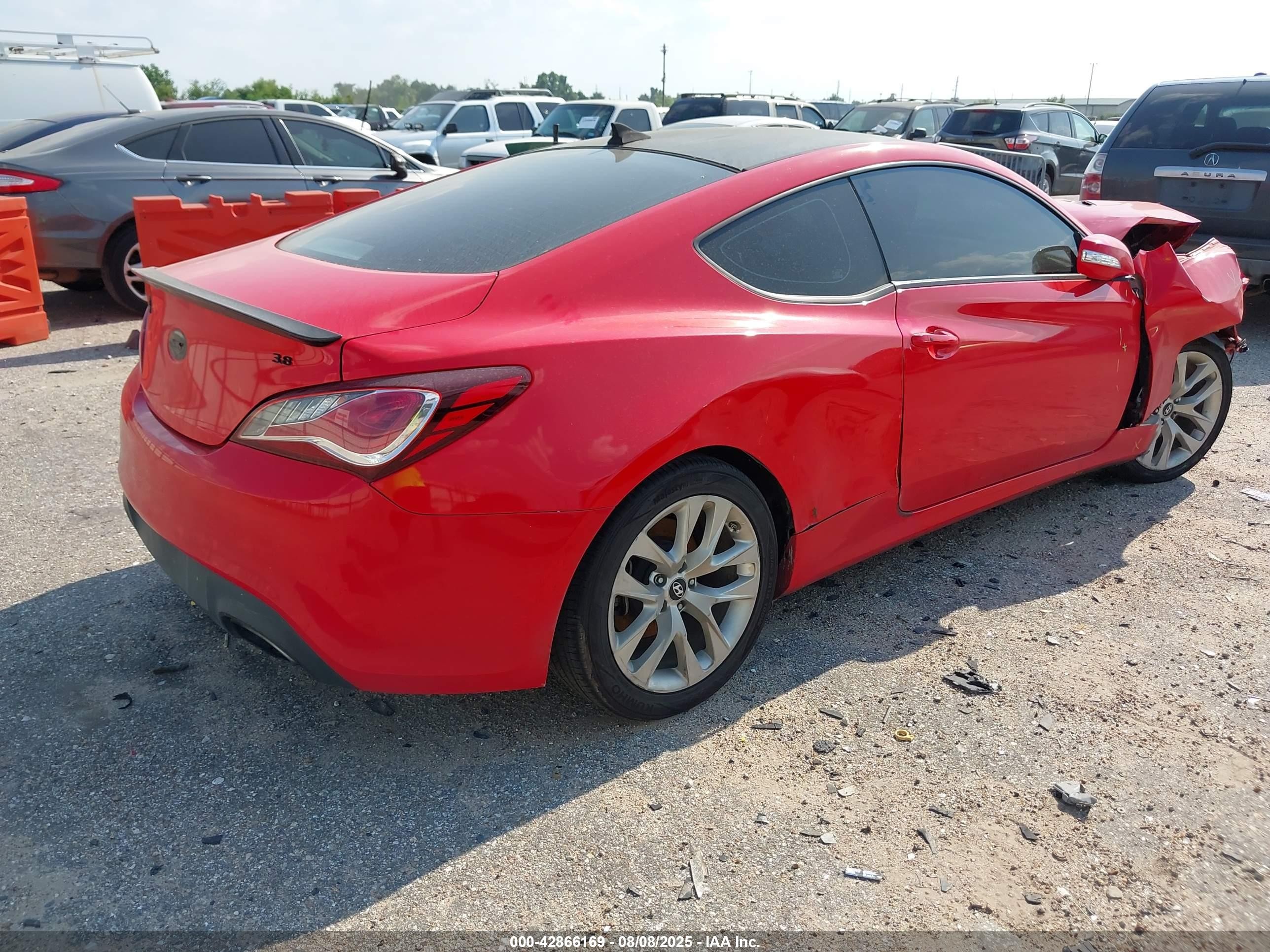2015 Hyundai Genesis 3.8 Base Red vin: KMHHU6KJ3FU123255