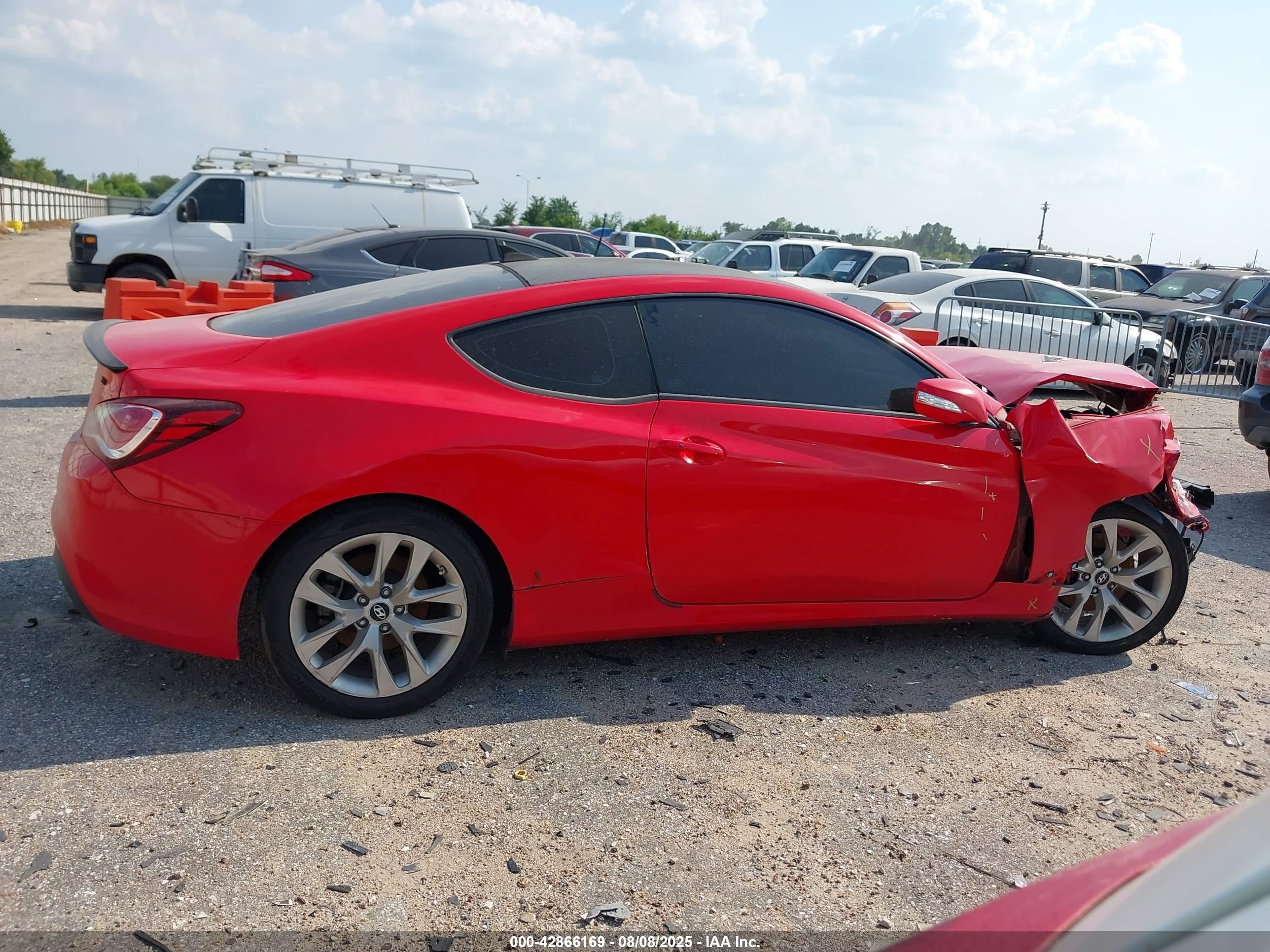 2015 Hyundai Genesis 3.8 Base Red vin: KMHHU6KJ3FU123255