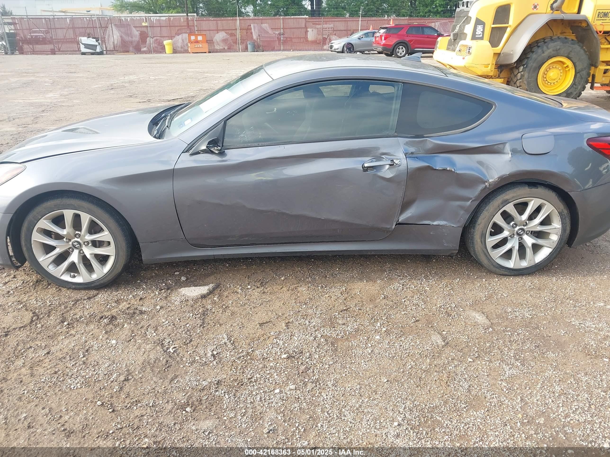 2015 Hyundai Genesis   Gray vin: KMHHU6KJ3FU124857