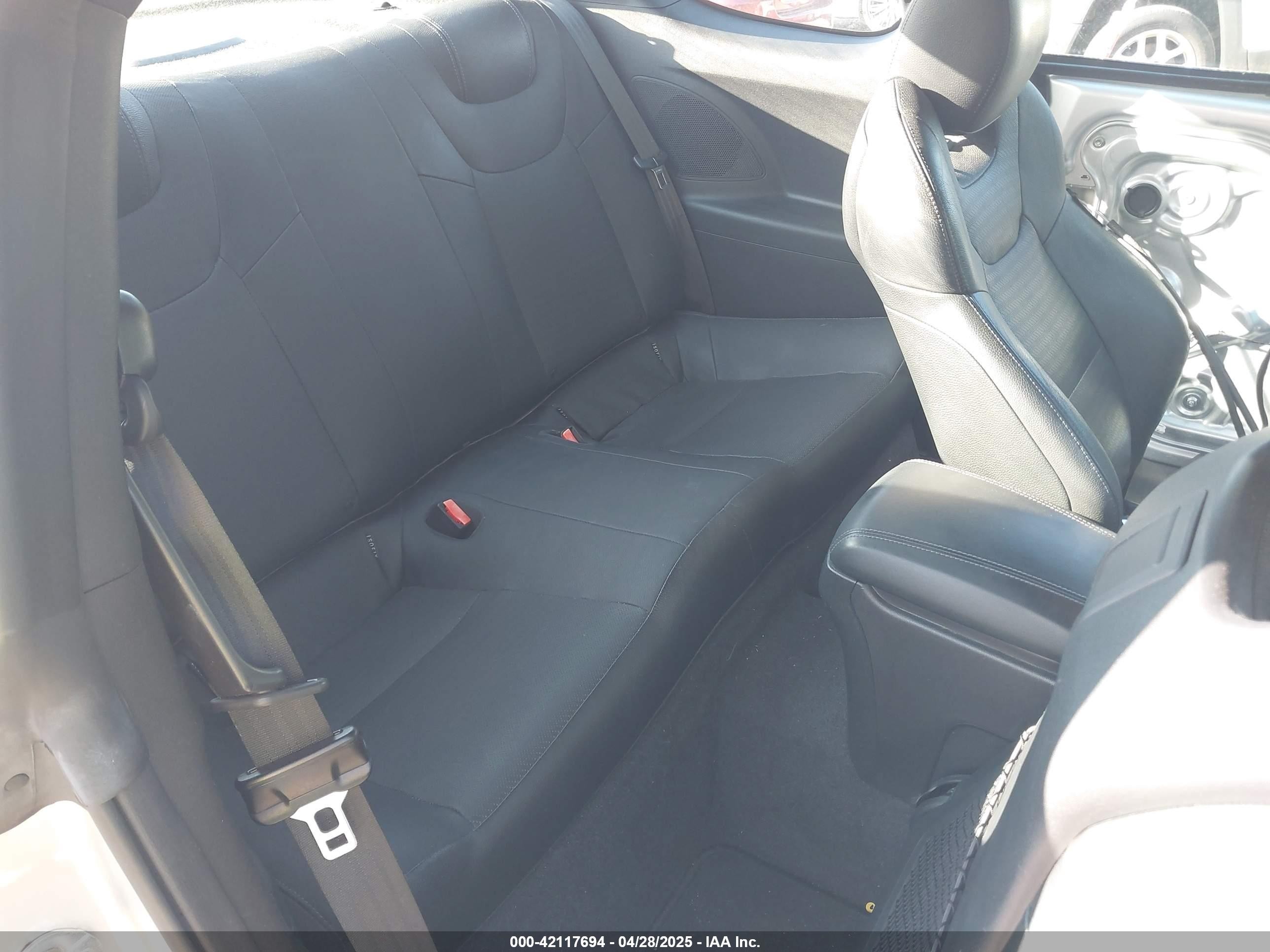 2015 Hyundai Genesis 3.8 Ultimate Серебряный vin: KMHHU6KJ3FU126396