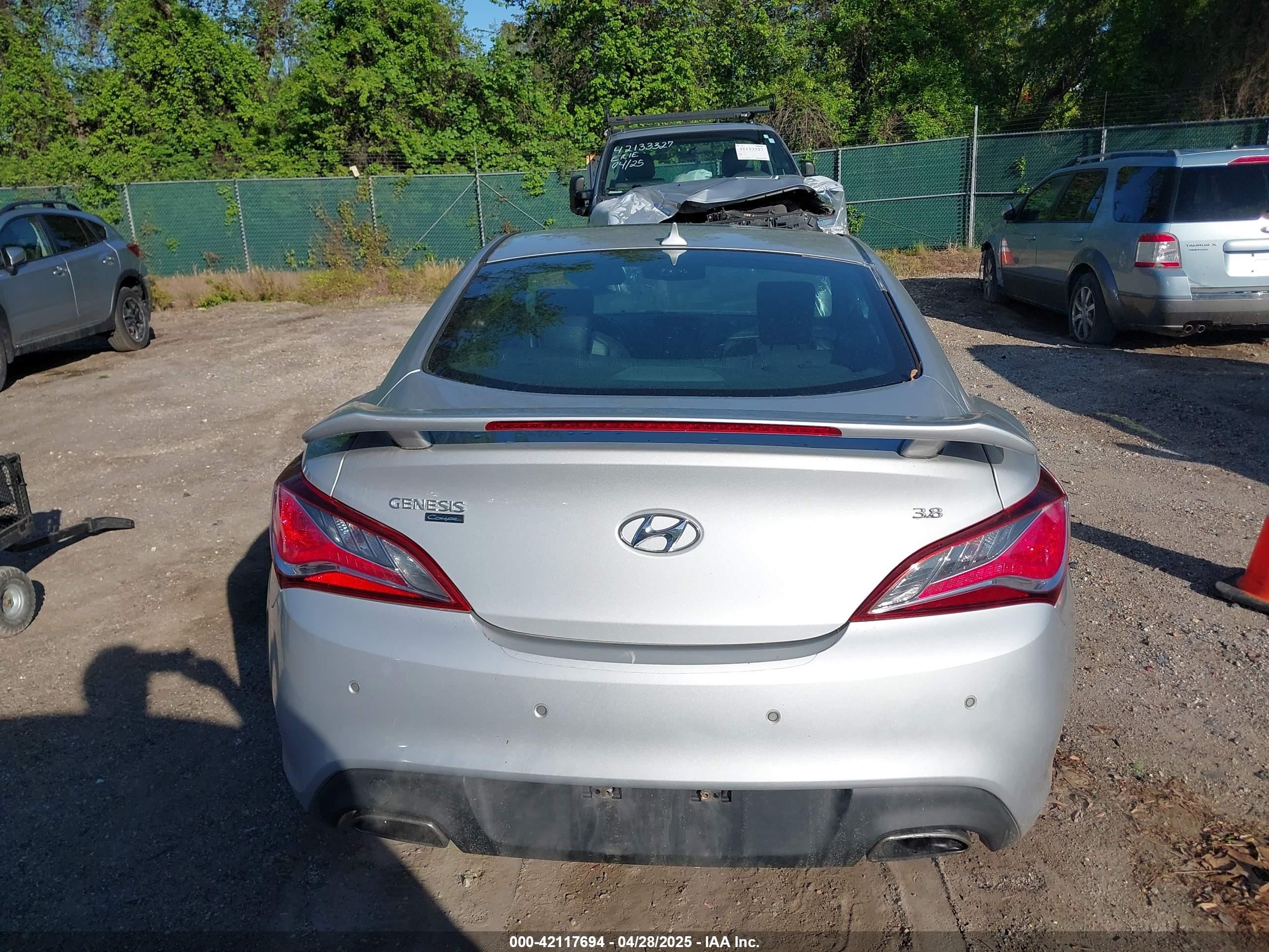 2015 Hyundai Genesis 3.8 Ultimate Серебряный vin: KMHHU6KJ3FU126396