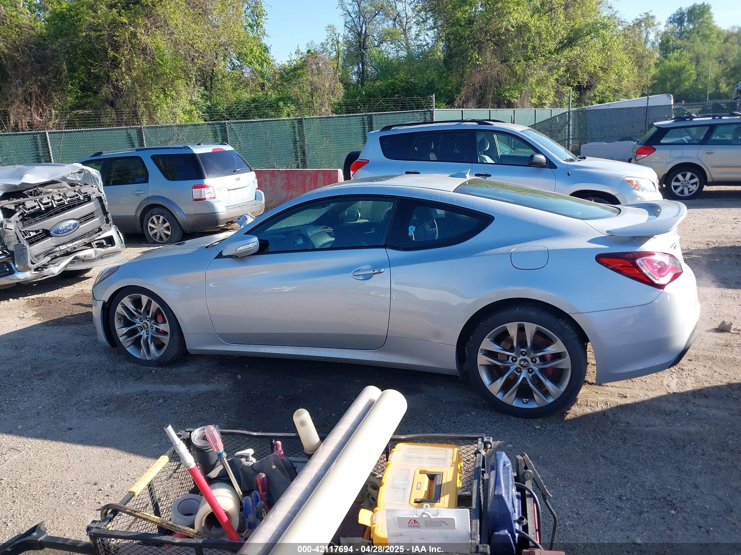 2015 Hyundai Genesis 3.8 Ultimate Серебряный vin: KMHHU6KJ3FU126396