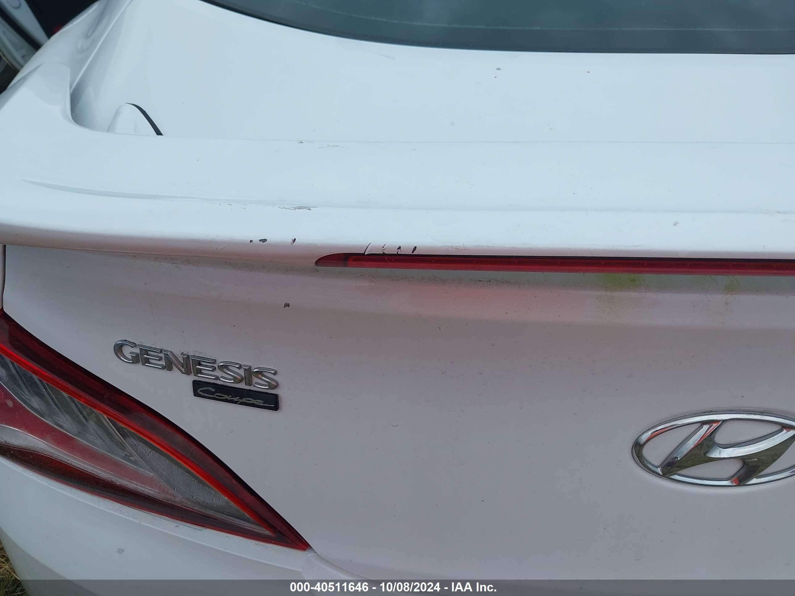 2015 Hyundai Genesis 3.8 Ultimate White vin: KMHHU6KJ3FU128598