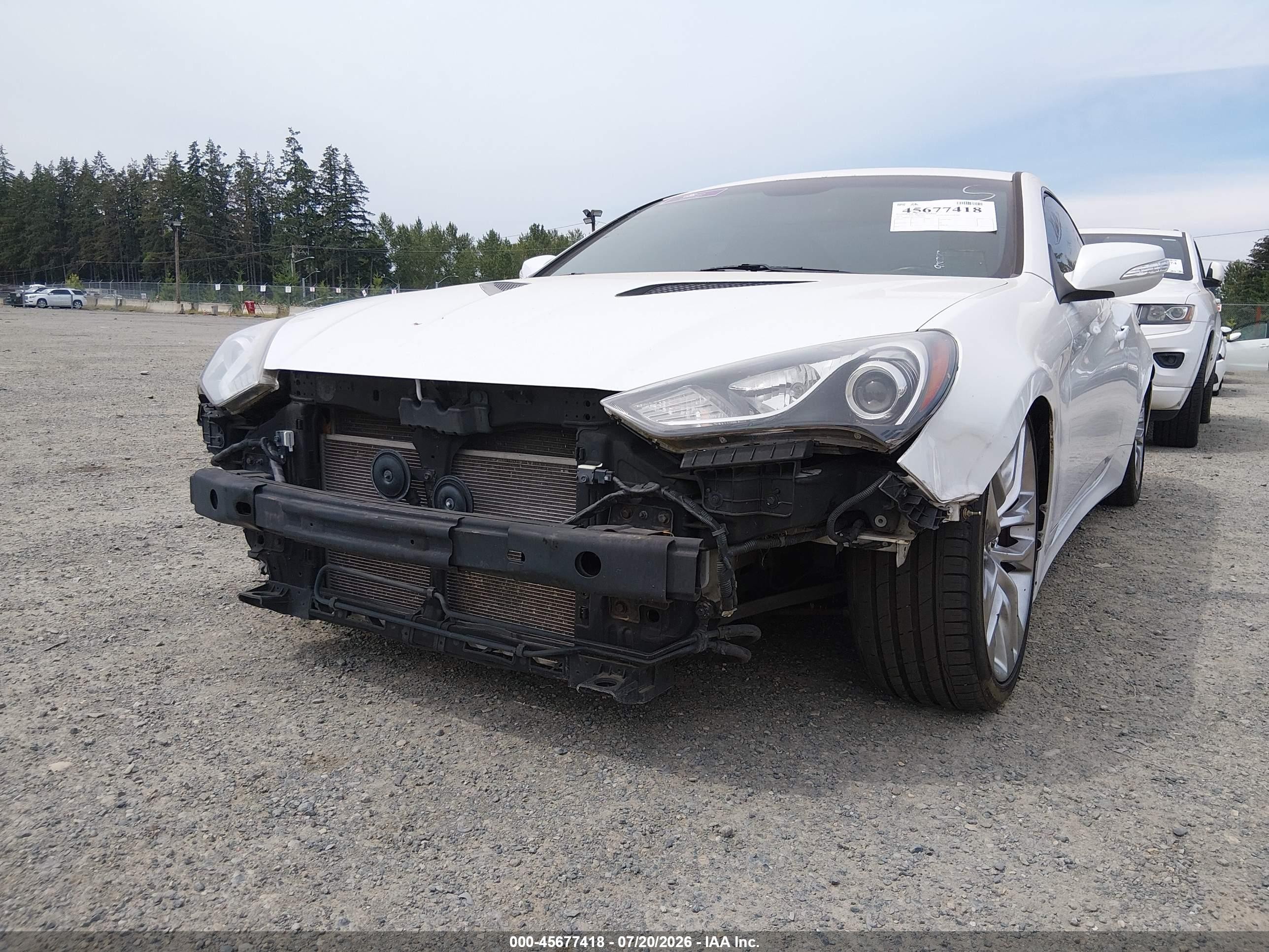 2015 Hyundai Genesis   White vin: KMHHU6KJ3FU129072