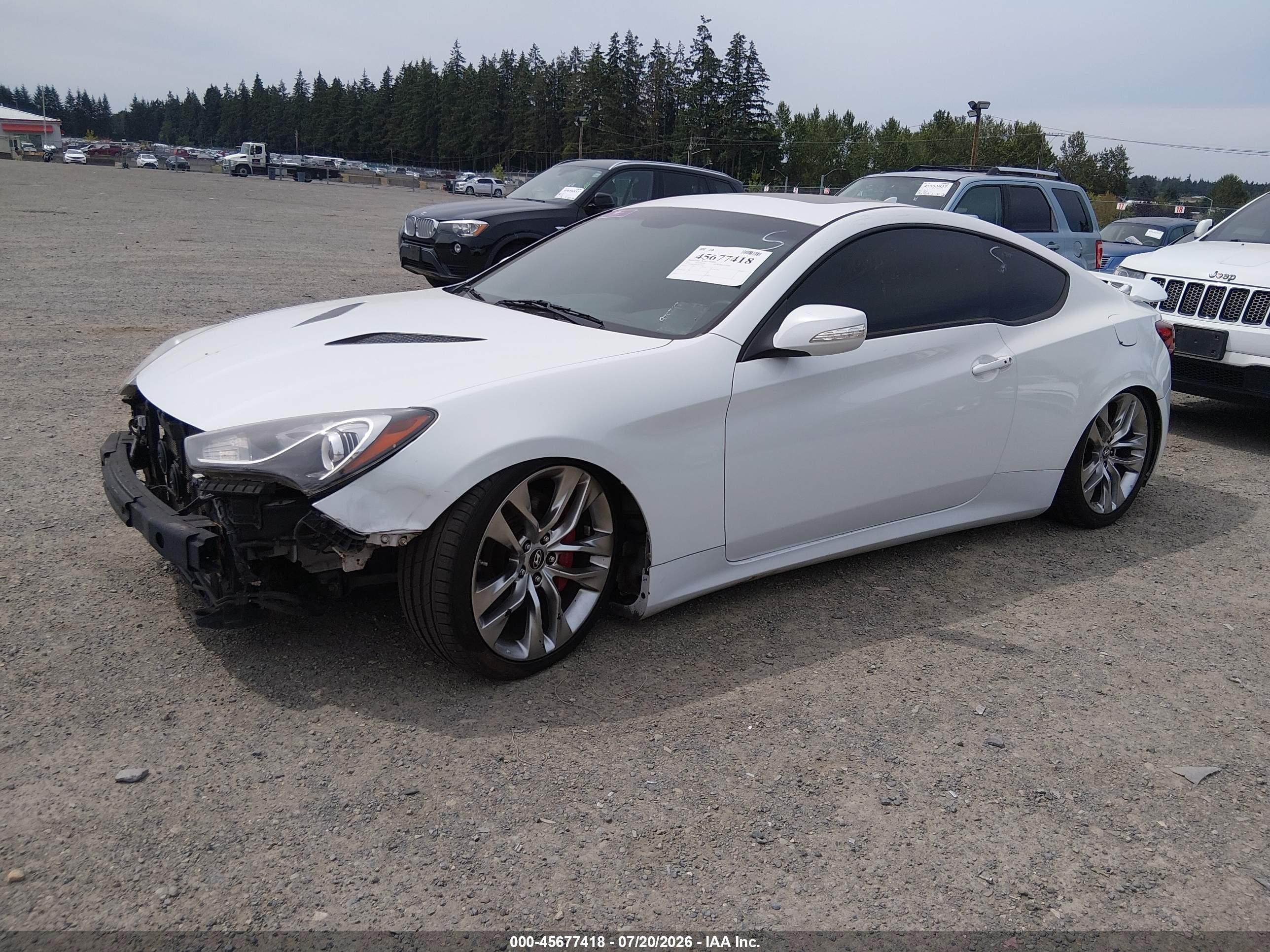 2015 Hyundai Genesis   White vin: KMHHU6KJ3FU129072