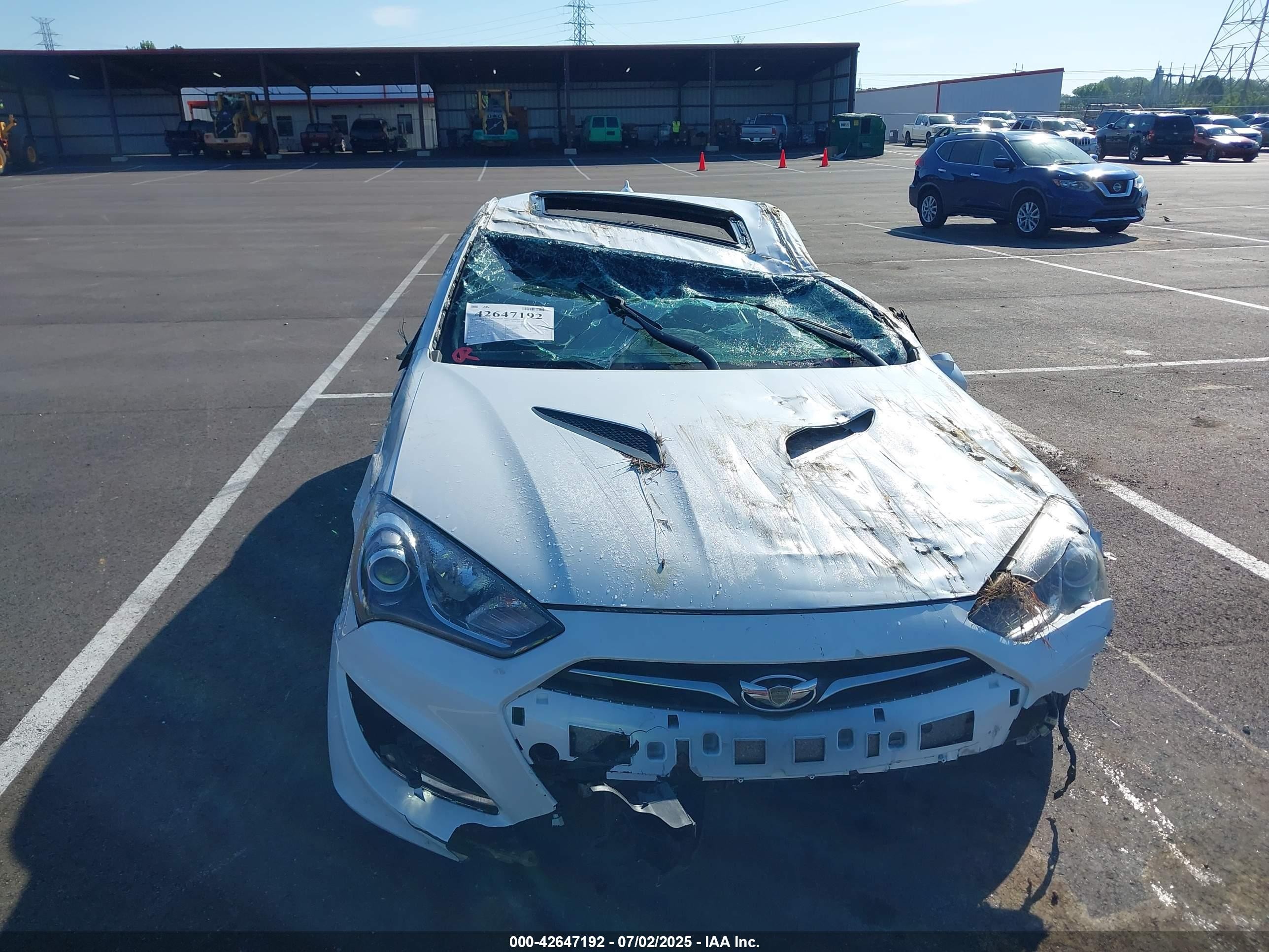 2015 Hyundai Genesis 3.8 Ultimate White vin: KMHHU6KJ4FU124849