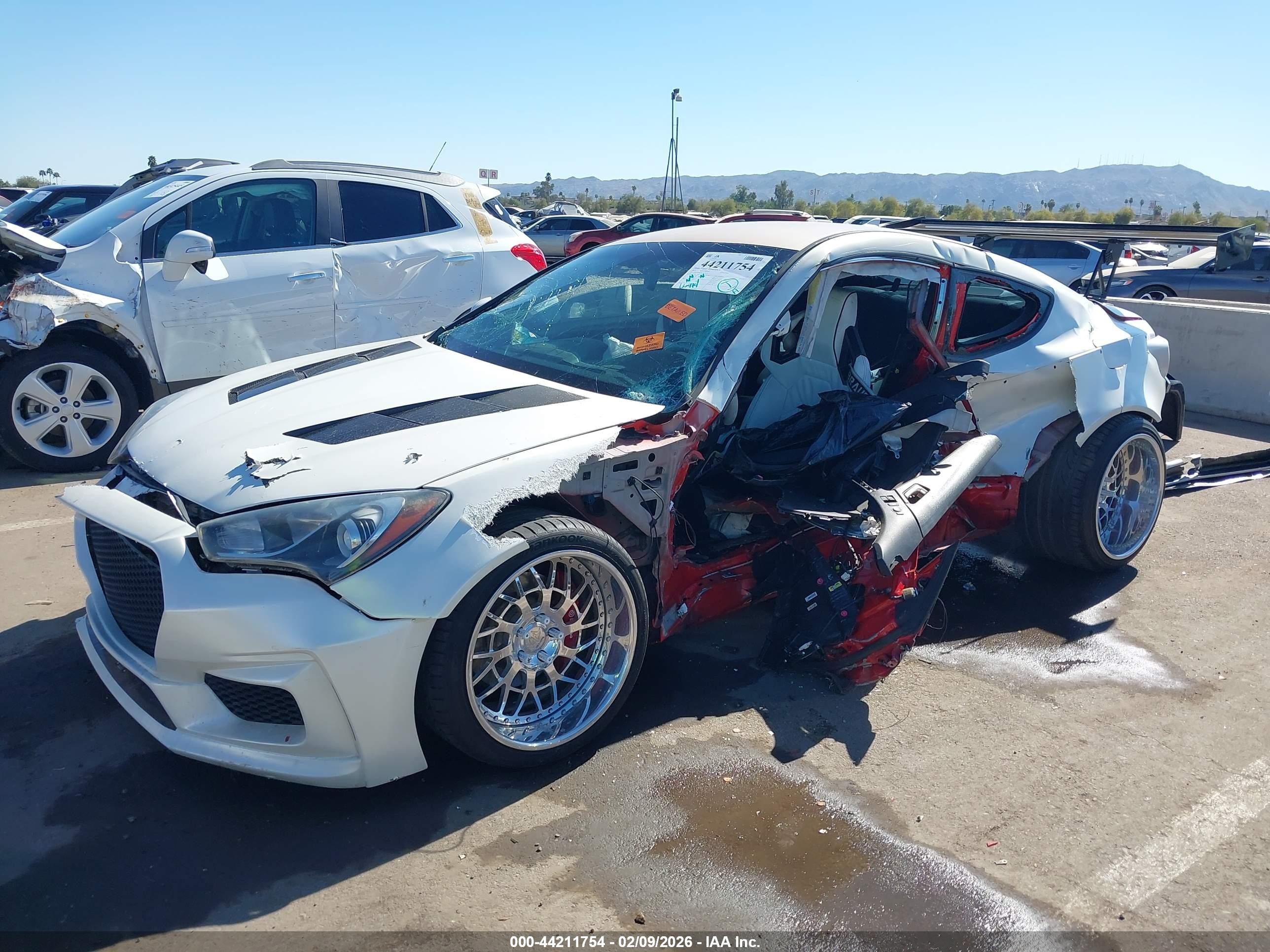 2015 Hyundai Genesis 3.8 R-spec White vin: KMHHU6KJ4FU127573