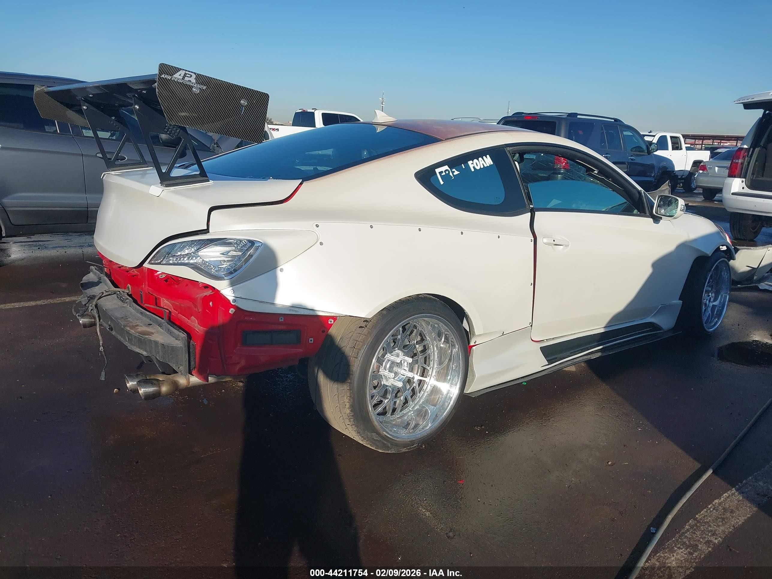 2015 Hyundai Genesis 3.8 R-spec White vin: KMHHU6KJ4FU127573