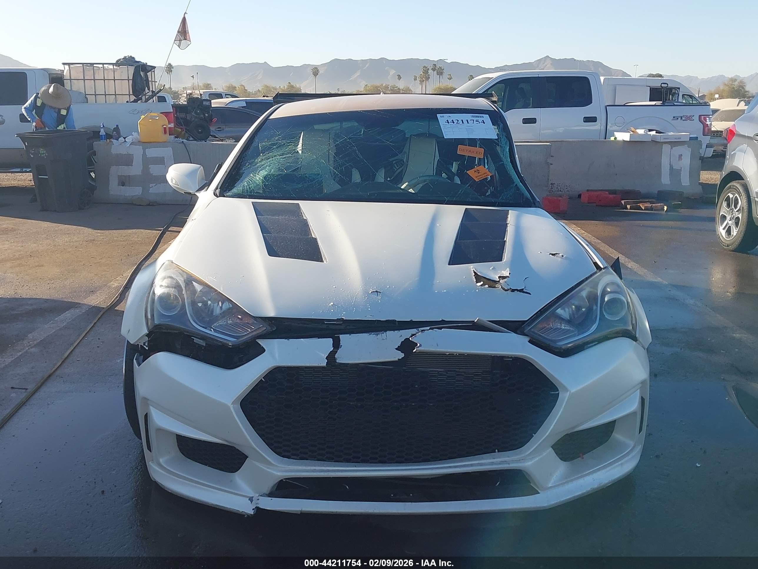 2015 Hyundai Genesis 3.8 R-spec White vin: KMHHU6KJ4FU127573