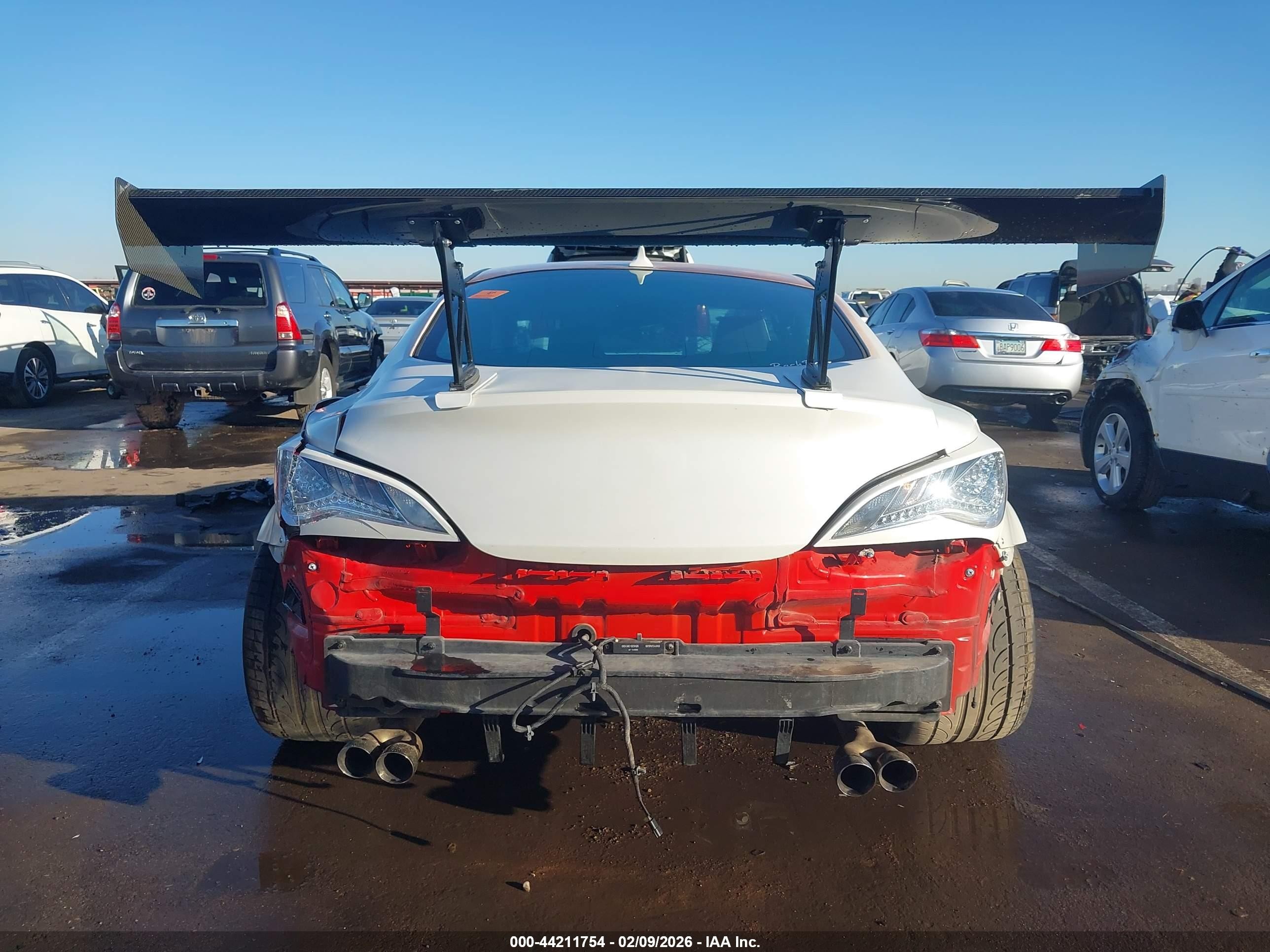 2015 Hyundai Genesis 3.8 R-spec White vin: KMHHU6KJ4FU127573