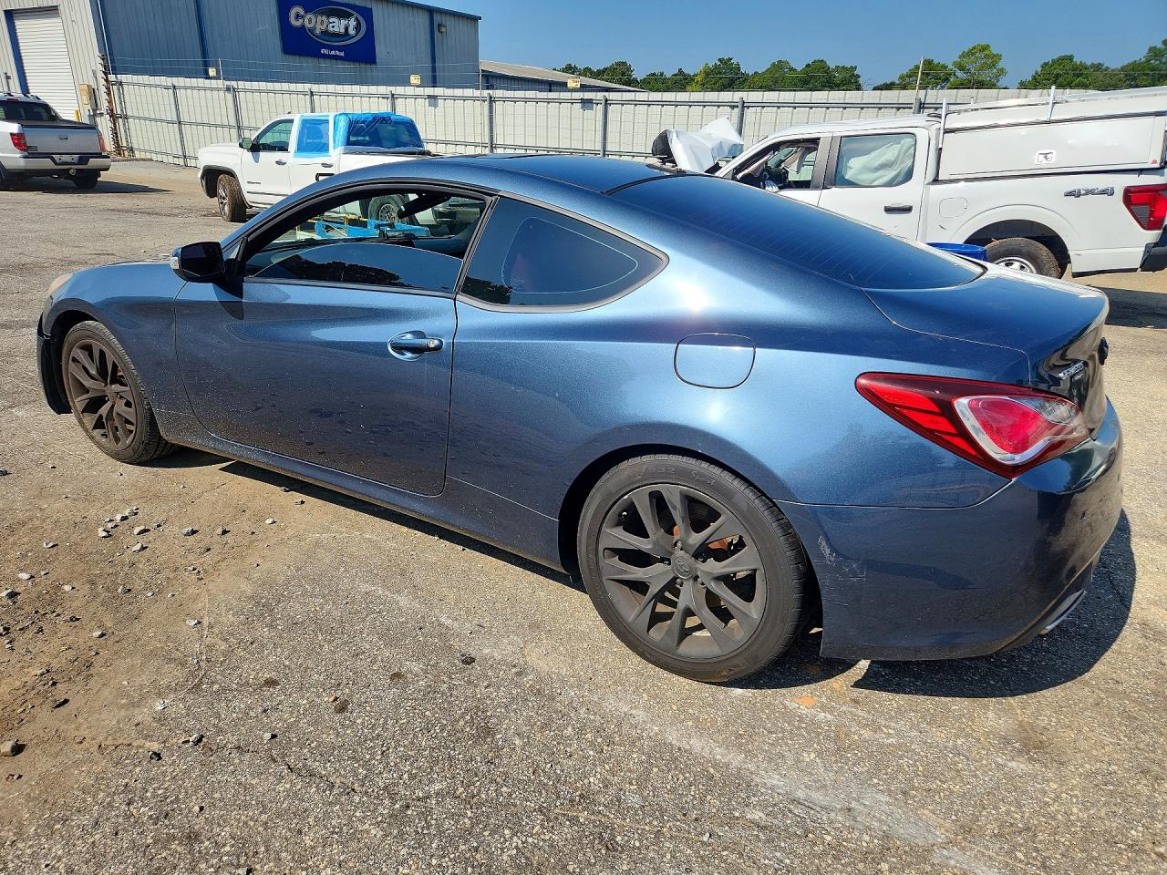 2013 Hyundai Genesis Coupe 3.8 Grand Touring Blue vin: KMHHU6KJ5DU094077