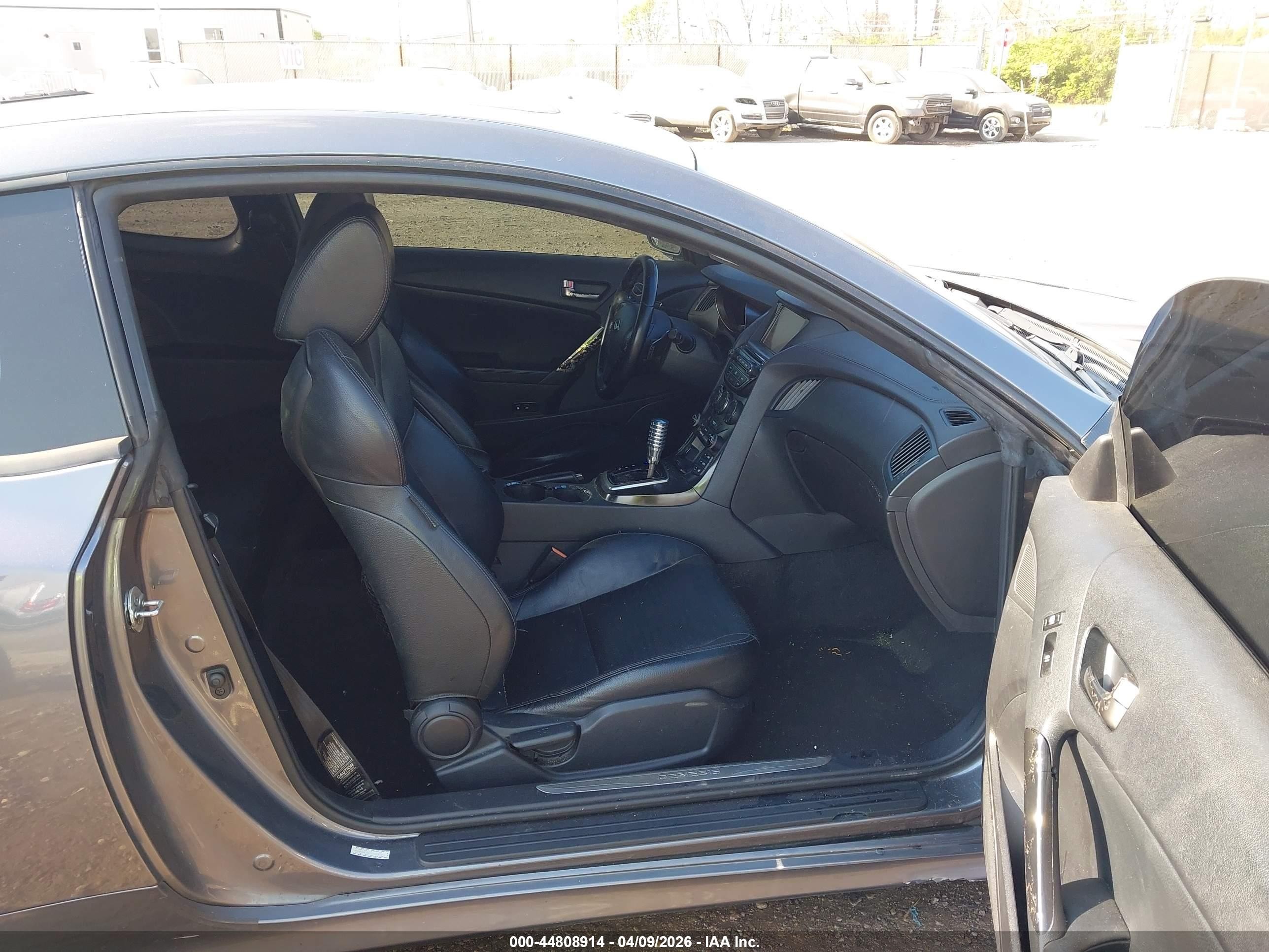 2015 Hyundai Genesis 3.8 Ultimate Gray vin: KMHHU6KJ5FU129574