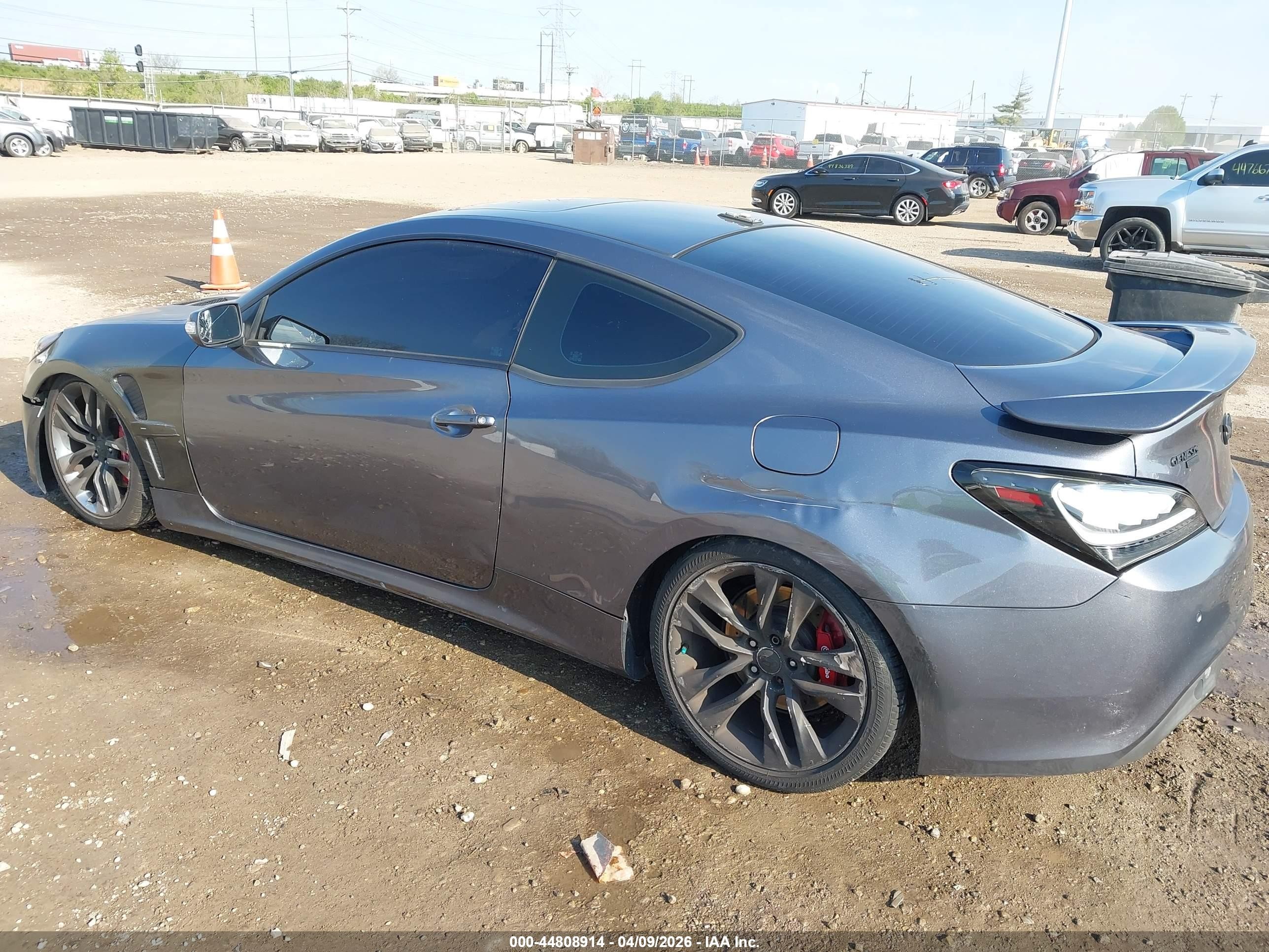 2015 Hyundai Genesis 3.8 Ultimate Gray vin: KMHHU6KJ5FU129574