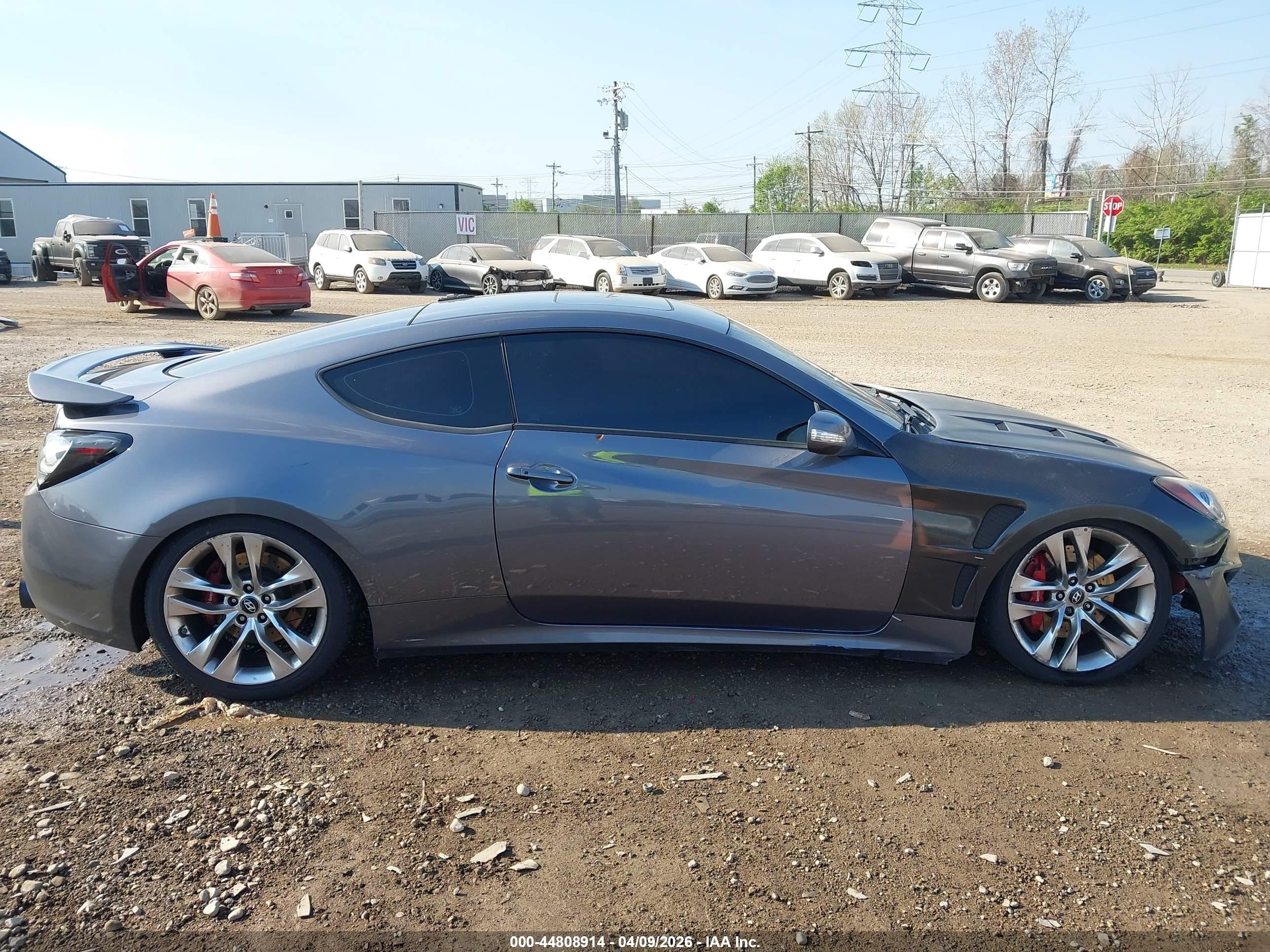 2015 Hyundai Genesis 3.8 Ultimate Gray vin: KMHHU6KJ5FU129574