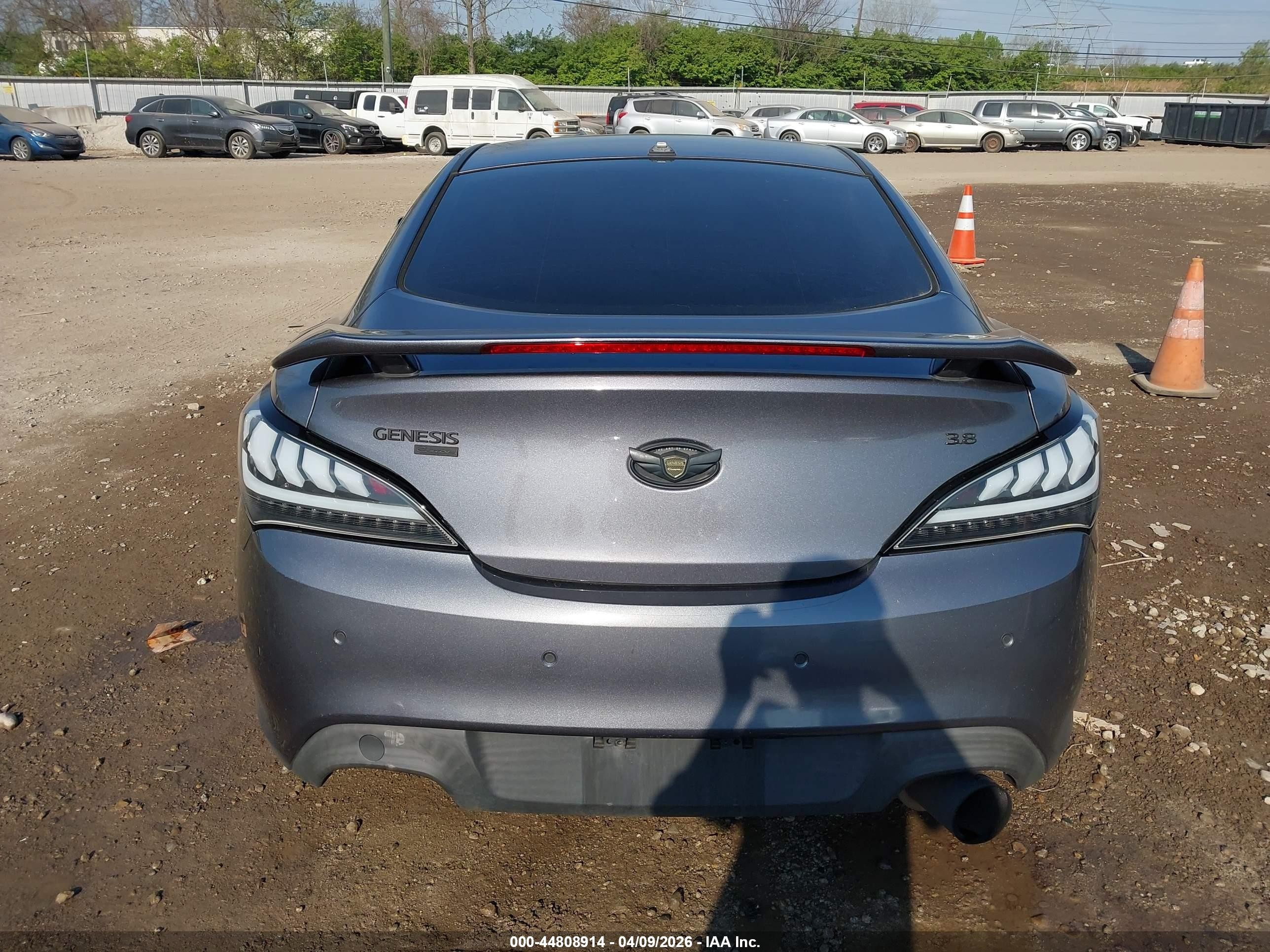 2015 Hyundai Genesis 3.8 Ultimate Gray vin: KMHHU6KJ5FU129574