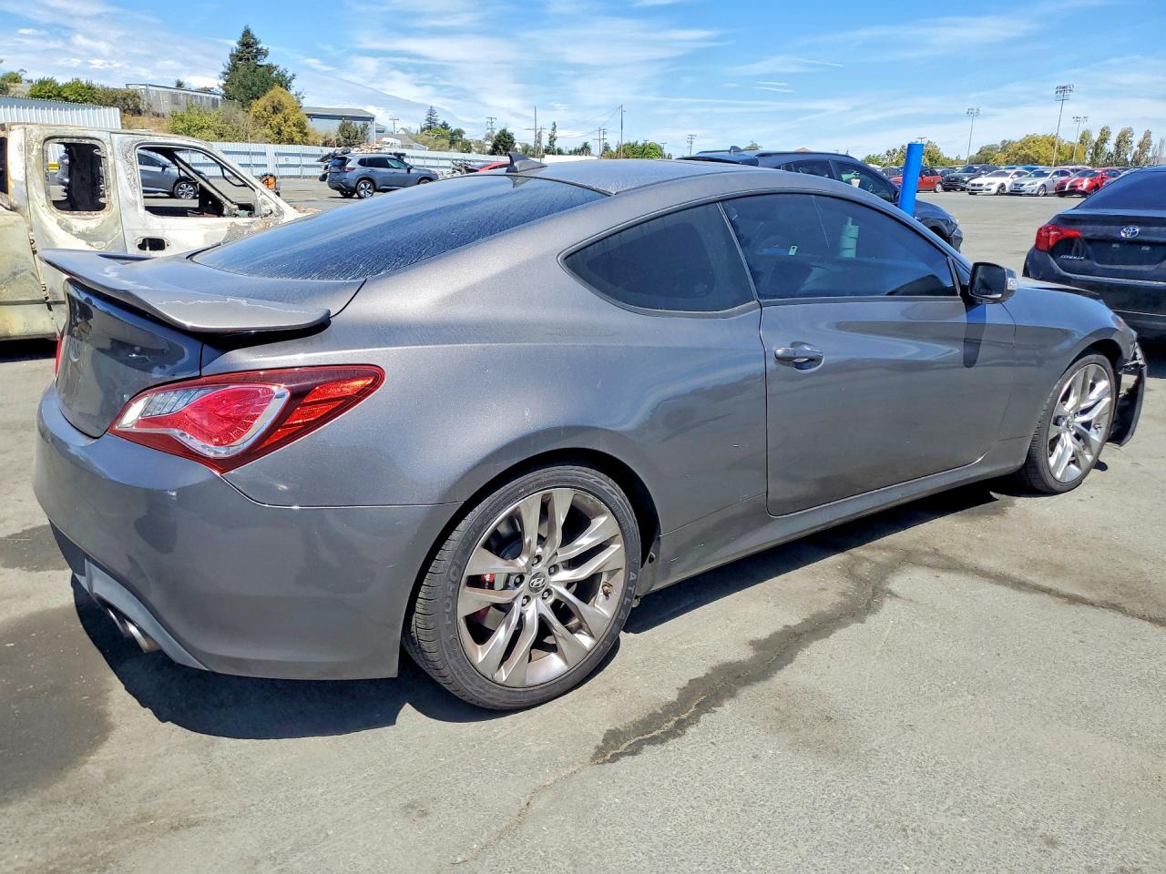 2013 Hyundai Genesis Coupe 3.8 Track Gray vin: KMHHU6KJ6DU083881