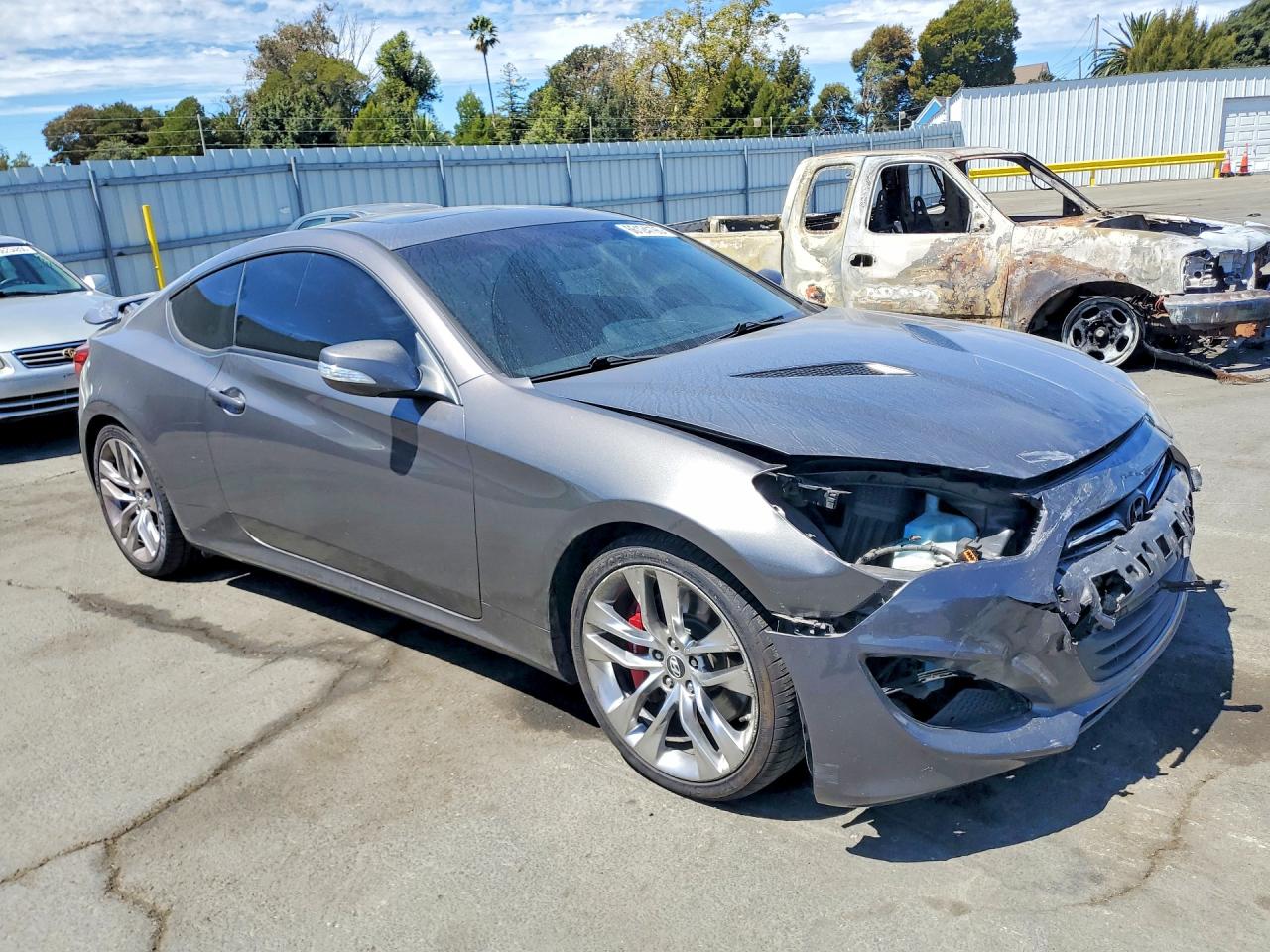 2013 Hyundai Genesis Coupe 3.8 Track Gray vin: KMHHU6KJ6DU083881